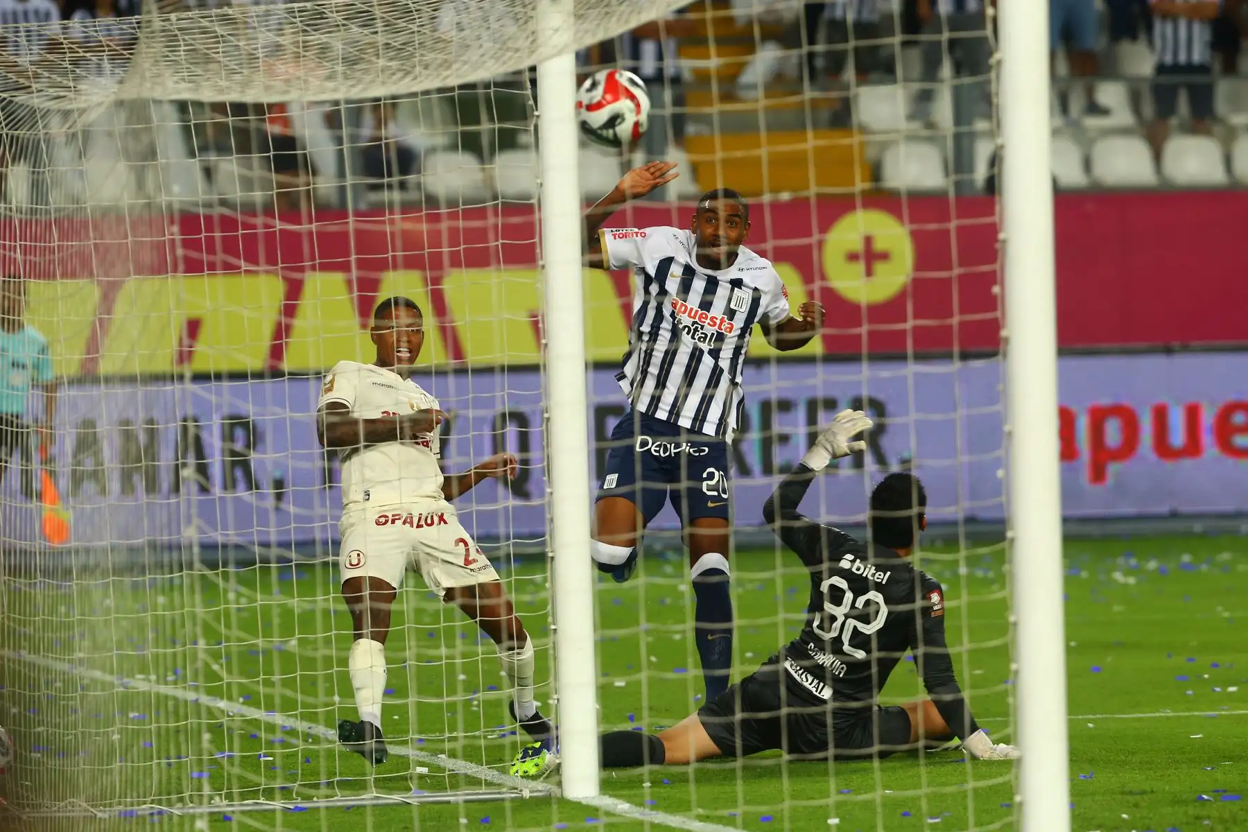Con gol de Andy Polo en el primer tiempo, Universitario de Deportes supera por 1-0 a Alianza Lima en el Estadio Nacional, por la fecha 3 del Torneo Apertura 2024 de la Liga 1. Foto: ANDINA/Eddy Ramos