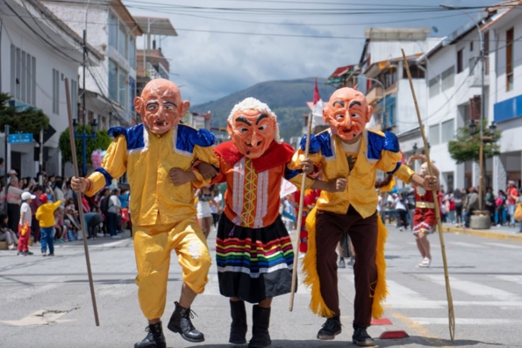 A lo largo de la semana se realizarán otras actividades como parte del Carnaval Huaracino 2024. Una de las más esperadas es el Martes Guerra, a realizarse el 13 de febrero.