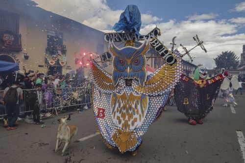 La magia del Carnaval de Cajamarca atrae el interés de miles de turistas que disfrutan de esta importante festividad. Foto: ANDINA/Andrés Valle 