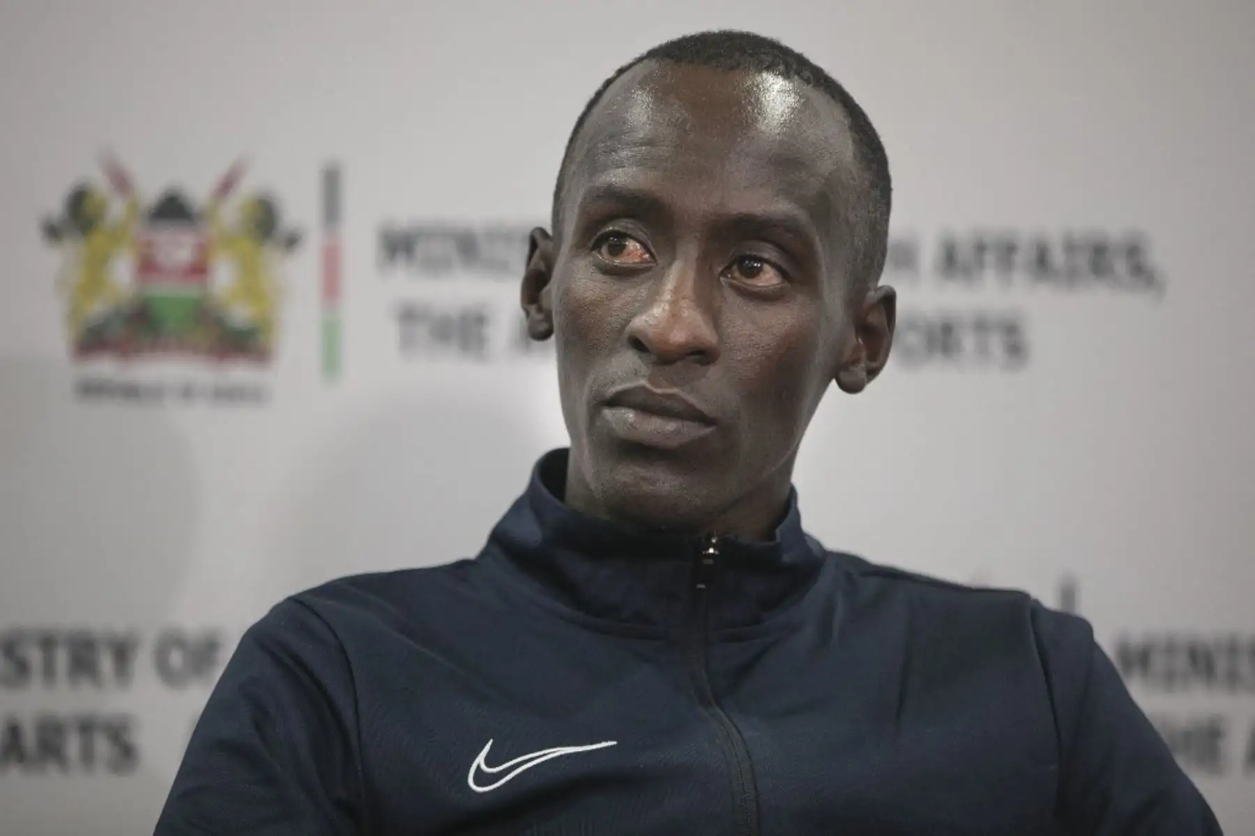 El nuevo fenómeno del atletismo, de 24 años, casado y padre de dos niños, falleció cerca de la localidad de Kaptagar, en el valle del Rift, su región de origen y donde se entrenaba, anunció la policía. Foto: AFP
