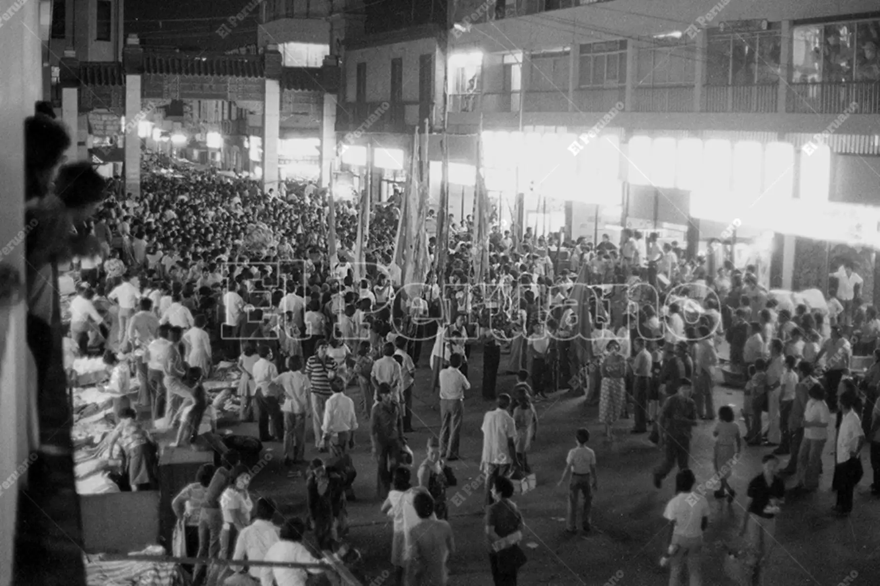Lima - 3 marzo 1978 / La danza del dragón en el Barrio Chino pone fin de las festividades del Año Nuevo chino. Foto: Archivo Histórico de El Peruano / Rolando Ángeles