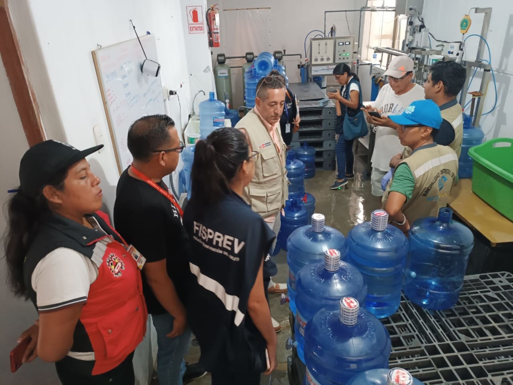 Autoridades de La Libertad clausuraron la sede de una empresa embotellada de agua ubicada en el distrito de Moche por operar de manera informal. ANDINA/Difusión