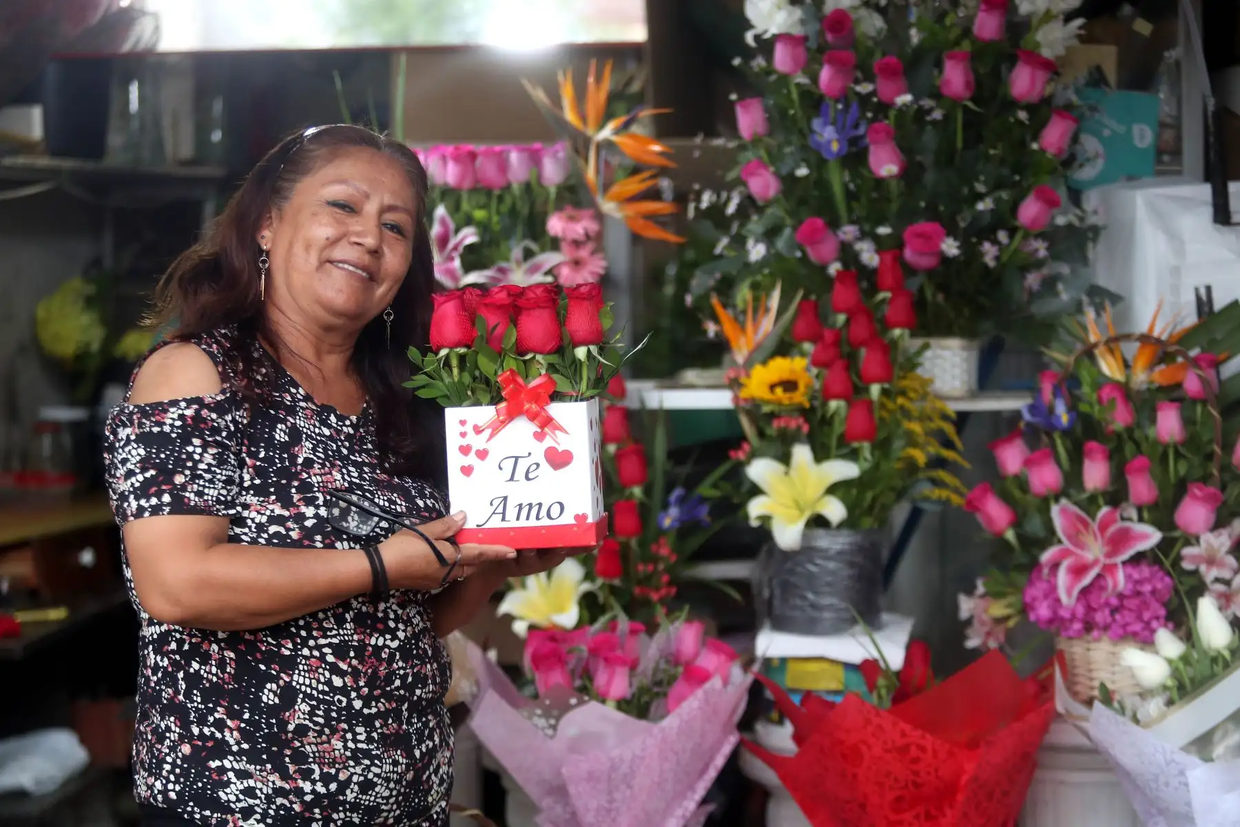 Días previos del 14 de febrero, ya se vive el San Valentín en los distintos mercados de flores de Lima, los comerciantes ofrecen sus mejores ofertas para esta celebración  Foto: ANDINA/Ricardo Cuba