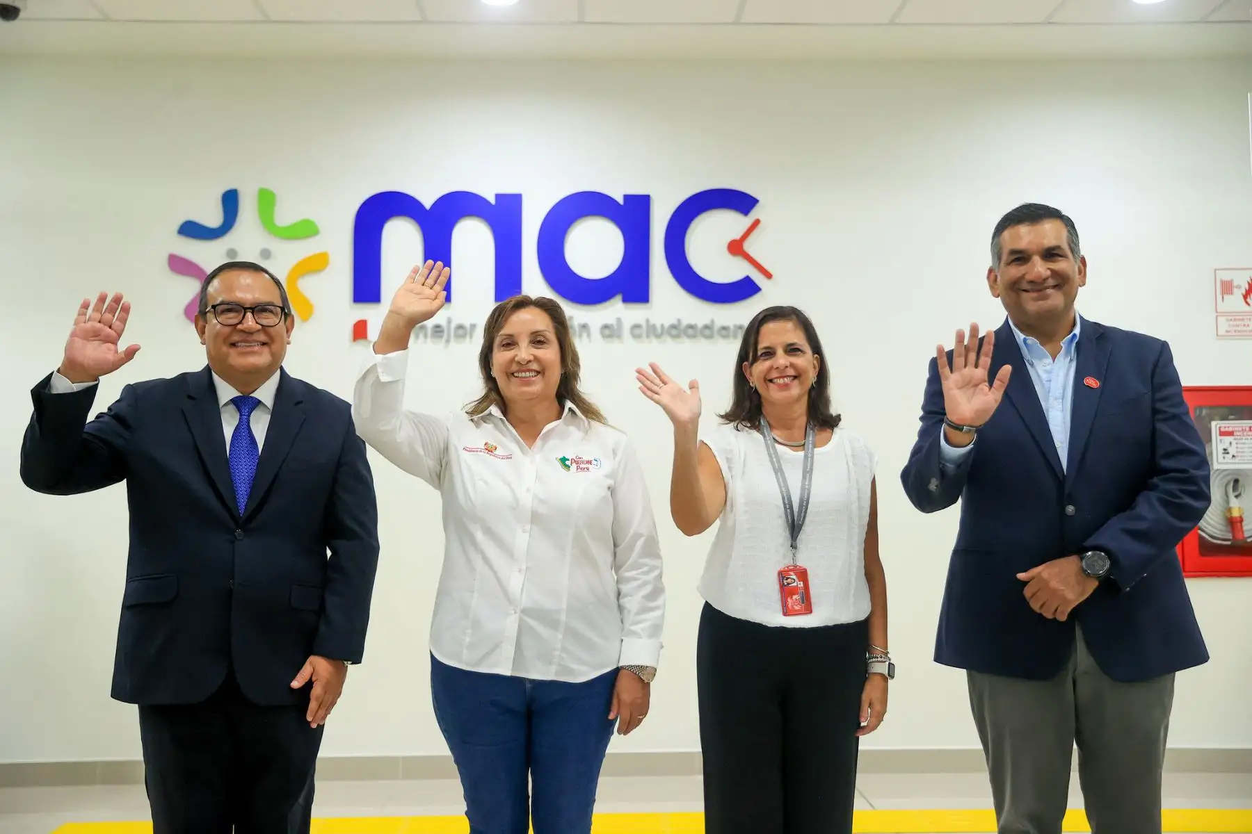 La presidenta de la república, Dina Boluarte, supervisa el Centro de Mejor Atención al Ciudadano (MAC) de Lima Este. Foto: ANDINA/ Prensa Presidencia
