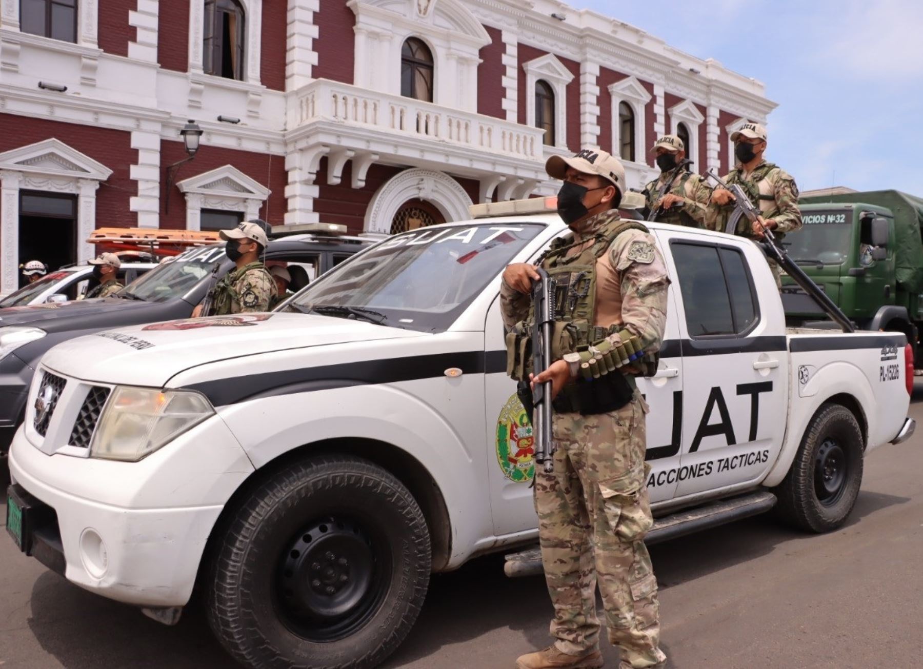 La Policía Nacional estará a cargo del control del orden interno en la provincia de Trujillo con apoyo del Ejército del Perú. Foto: Luis Puell