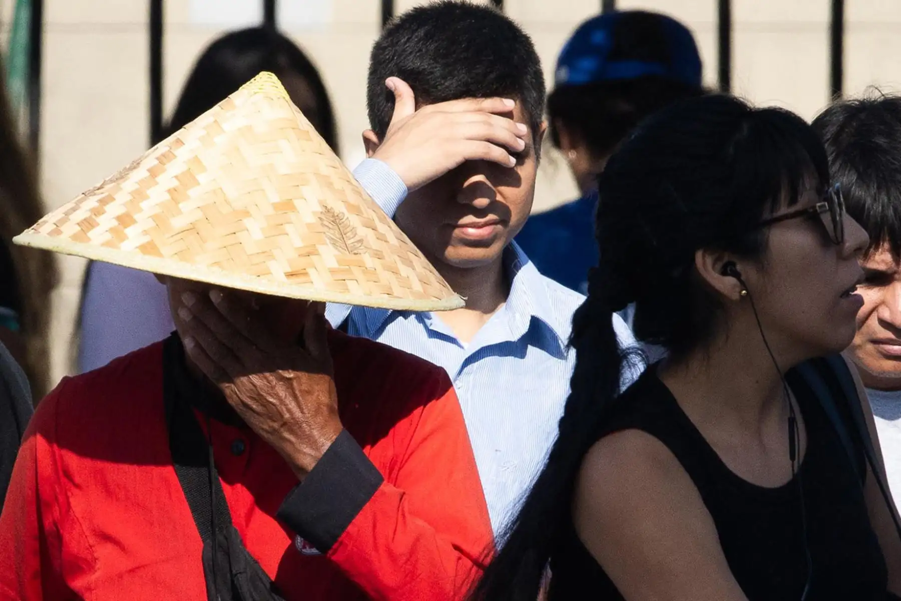 El golpe de calor ocurre cuando la temperatura del cuerpo alcanza los 40 °C o más debido a la exposición prolongada al sol.. Foto: ANDINA/Carlos Lezama