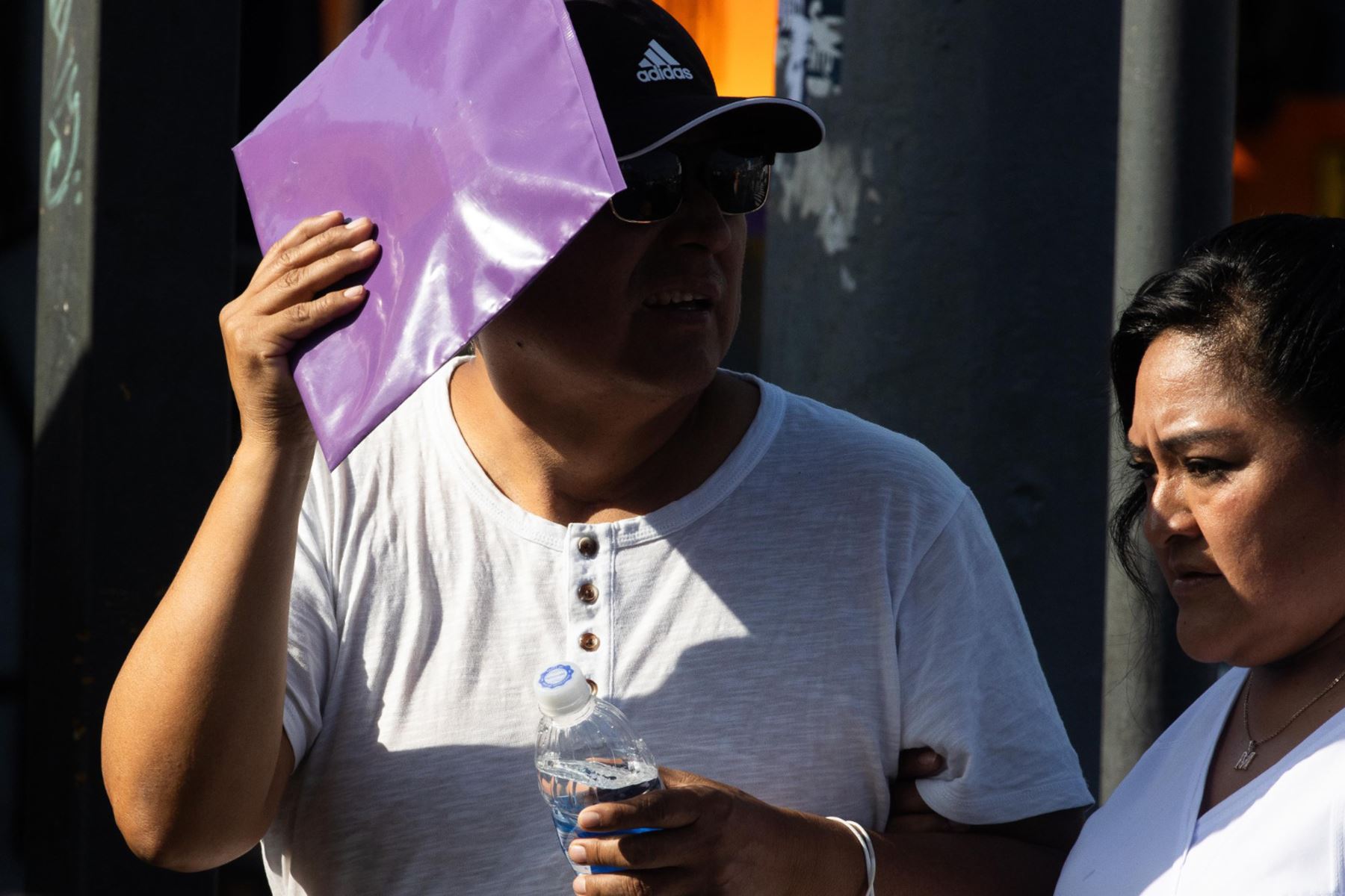 Indeci recomienda a la población usar sombreros de ala ancha y gafas con filtro ultravioleta.ANDINA/Carlos Lezama Villantoy