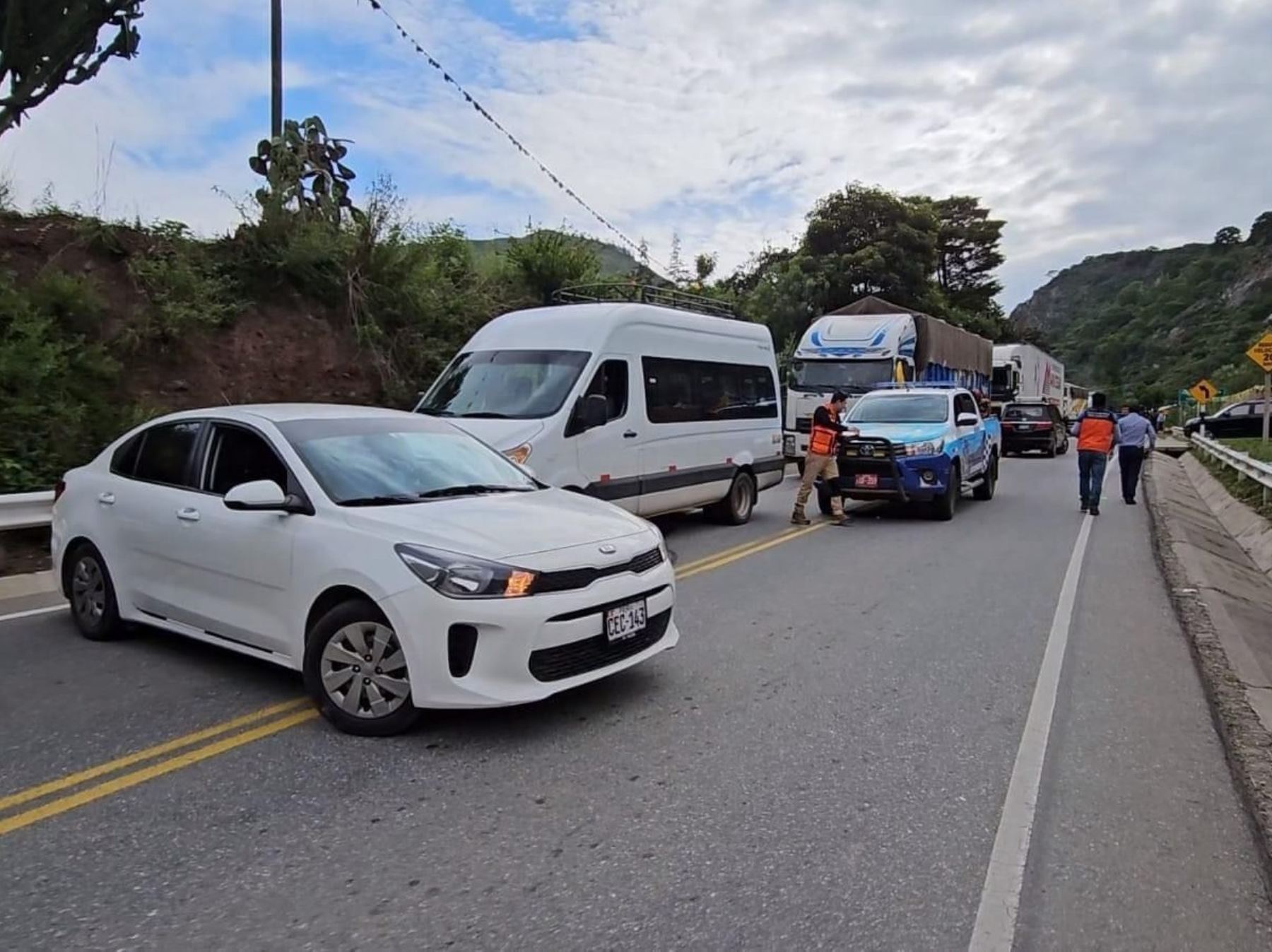 El tránsito en la carretera que une Cusco y Abancay se encuentra restringido debido a los daños estructurales que afectaron al puente Río Blanco, debido a la crecida del río. Esta situación se prolongará hasta por 15 días. ANDINA/Difusión