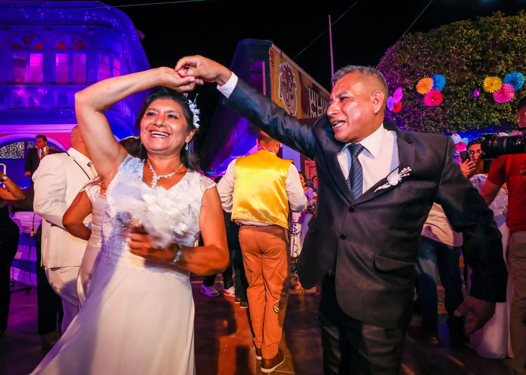 En el Día del Amor y la Amistad, la Municipalidad del Callao organizó matrimonio civil comunitario que estuvo encabezado por el alcalde Pedro Spadaro. Foto: ANDINA/ Municipalidad de Callao