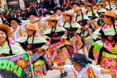 El Instituto de la Juventud y Cultura de Huancayo hizo posible la concentración de las instituciones de Huaylarsh de toda la provincia y la ciudad de Lima.
