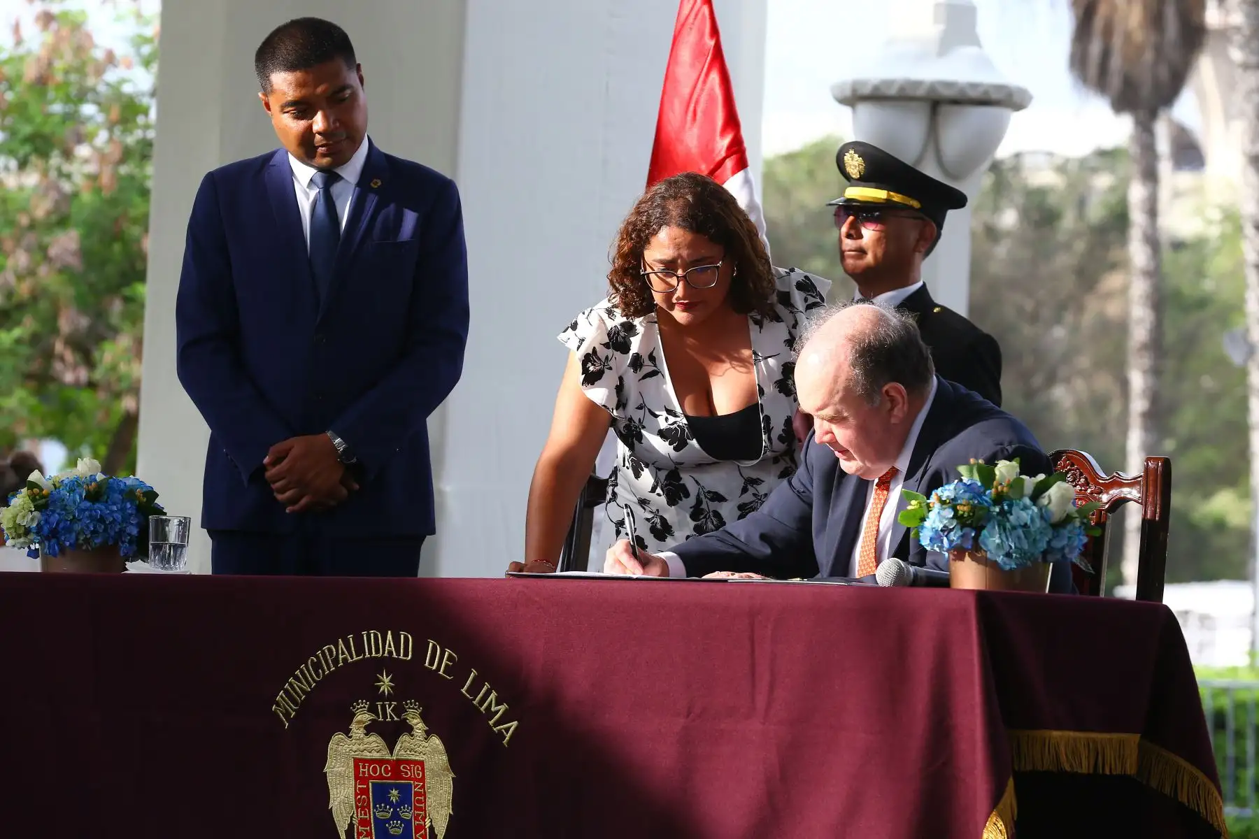 Alcalde de Lima, Rafael López Aliaga, preside el Matrimonio Civil Comunitario 2024  en el Circuito Mágico del Agua.
Foto: ANDINA/Eddy Ramos