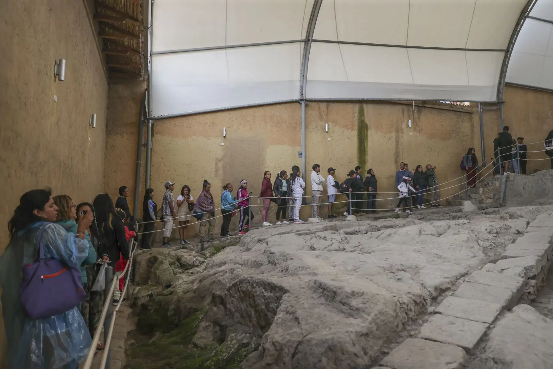 El cuarto del rescate se encuentra ubicado a media cuadra de la Plaza de Armas, constituye en la actualidad el principal monumento histórico de Cajamarca, por ser el único vestigio de arquitectura incaica, y el único testigo del epílogo de la captura del inca Atahualpa. En este recinto el Inca Atahualpa, estando prisionero, ofreció a Francisco Pizarro llenarle el cuarto dos veces con plata y una con oro a cambio de su libertad.
Foto: ANDINA/Andrés Valle