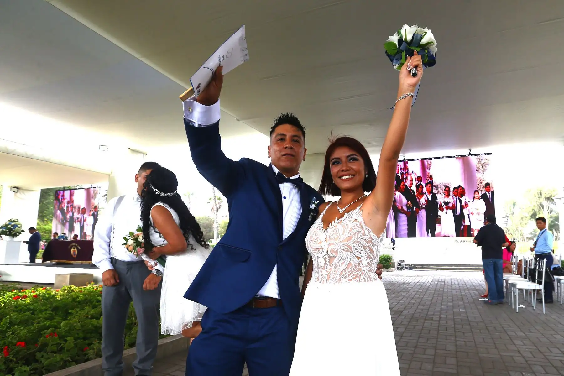 Cientos de parejas sellan su amor en la ceremonia del Matrimonio Civil Comunitario 2024  en el Circuito Mágico del Agua.
Foto: ANDINA/Eddy Ramos