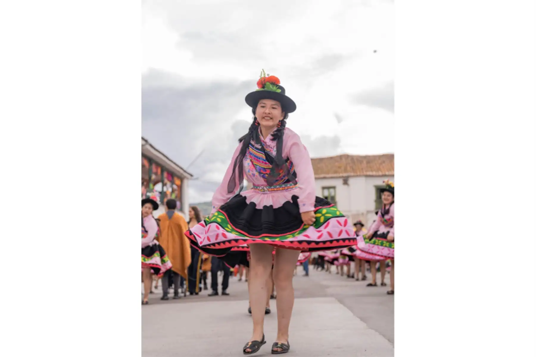El último día del Carnaval Ayacuchano – Edición Bicentenario fue un hecho inolvidable por el gran despliegue de las mejores comparsas y la lectura del testamento y quema del Ño Carnavalón.
Foto: ANDINA/ Municipalidad provincial de Huamanga