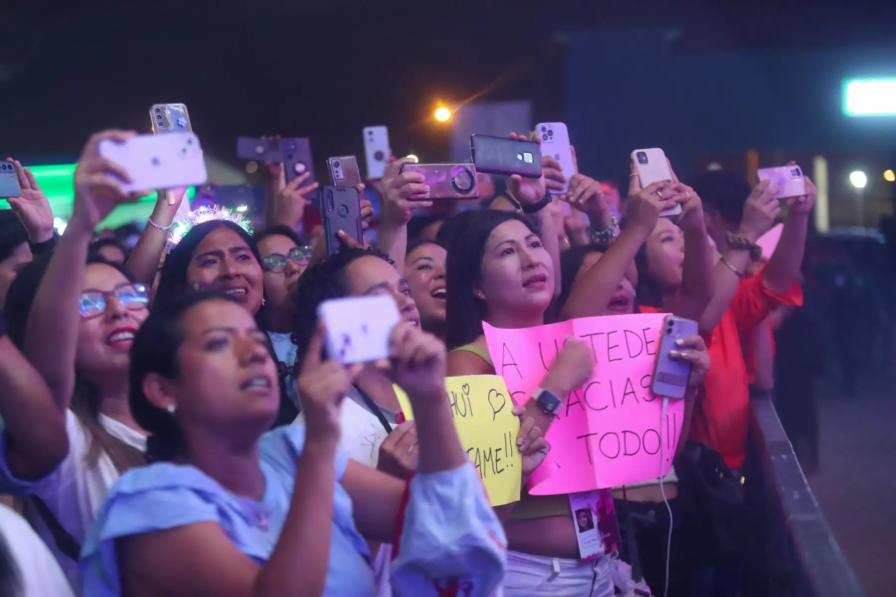 Banda mexicana Reik volvió a Perú para dar un concierto por el día de San Valentín, la velada estuvo acompañada por sus baladas clásicas y con lo nuevo de su ritmo urbano
Foto: ANDINA/Ricardo Cuba