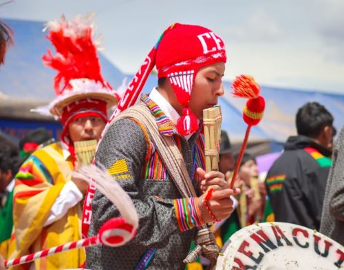 Con el concurso Pinquillo de Oro comenzaron las actividades centrales del Carnaval de Juliaca 2024, Conjuntos folclóricos de diversas localidades de Puno participan de festejos. Foto: Alberto Alejo