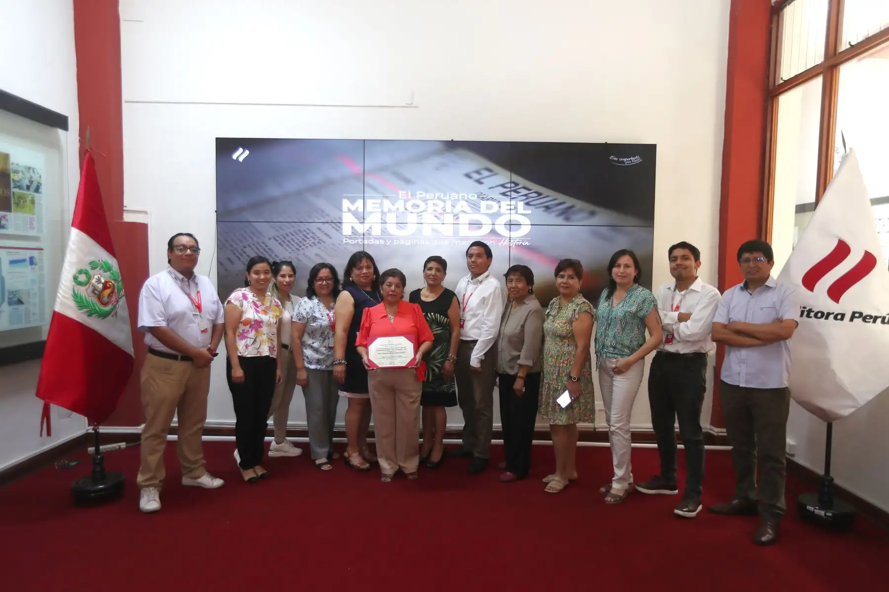 El Diario Oficial El Peruano recibió el Certificado de Registro Peruano Memoria del Mundo de la Naciones Unidas para la educación, la Ciencia y la Cultura (Unesco) de las ediciones comprendidas entre los años 1868, segundo semestre, hasta 1900, En la ceremonia estuvieron presentes el presidente del Comité Peruano de Memoria del Mundo, Fernando López Sánchez, el gerente general y director de medios periodísticos, Felix Paz y el gerente de publicaciones oficiales, Ricardo Montero Foto:ANDINA/Ricardo Cuba