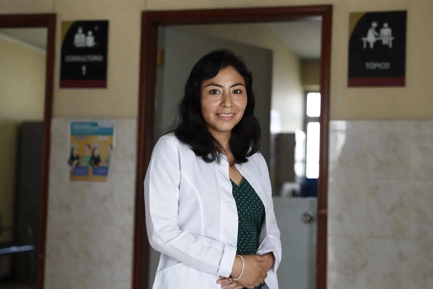 Ella es la Dra. Winet Vargas, médico psiquiatra y jefa del Departamento de Emergencias del Instituto Nacional de Salud Mental Honorio Delgado- Hideyo Noguchi, en donde se atienden toda clase de emergencias psiquiátricas. Foto: ANDINA/Daniel Bracamonte