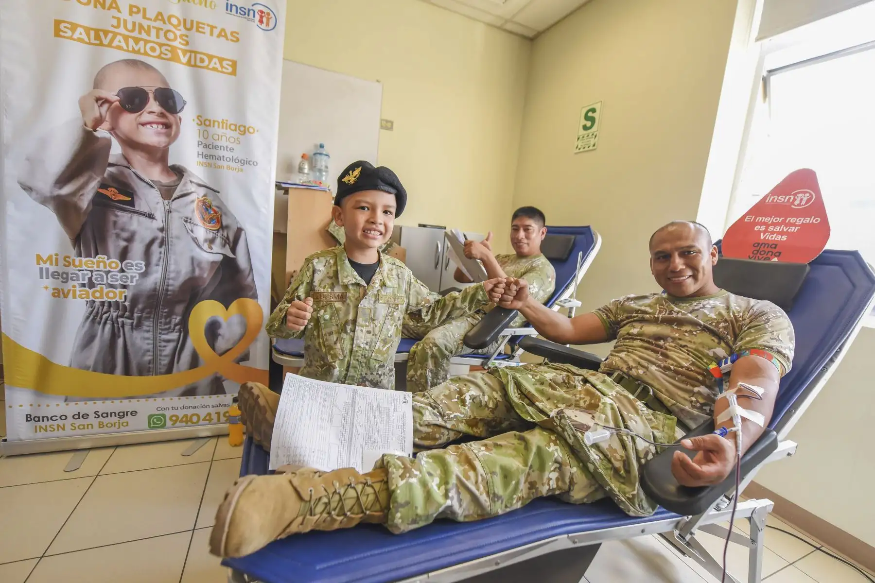 En el Día Mundial de Lucha contra el Cáncer Infantil que se conmemora cada 15 de febrero, cinco niños que hoy luchan contra la leucemia se convirtieron en símbolo de la campaña “Aliados por un sueño” y expresaron su deseo de alcanzar metas a futuro. Diversas instituciones como la Fuerza Aérea del Perú, Ejército Peruano, cantantes de cumbia, periodistas y academias de baile expresaron su apoyo a estos pequeños donando sangre y plaquetas, insumos indispensables para cumplir con el tratamiento médico.
Foto: ANDINA/INSN San Borja