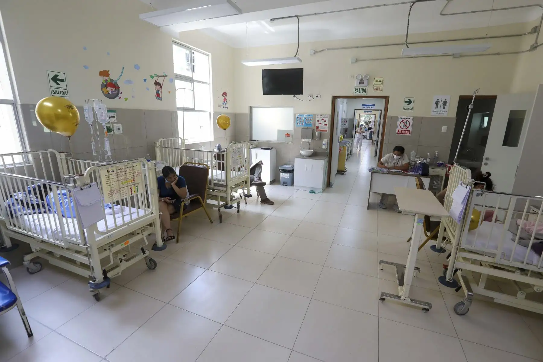 Informó que en Perú se diagnostican cada año alrededor de 1.900 nuevos casos de cáncer en niños y adolescentes, hasta los 19 años, con un porcentaje aproximado del 56 % de ellos en niños y 44 % en niñas.
Foto: ANDINA/MINSA
