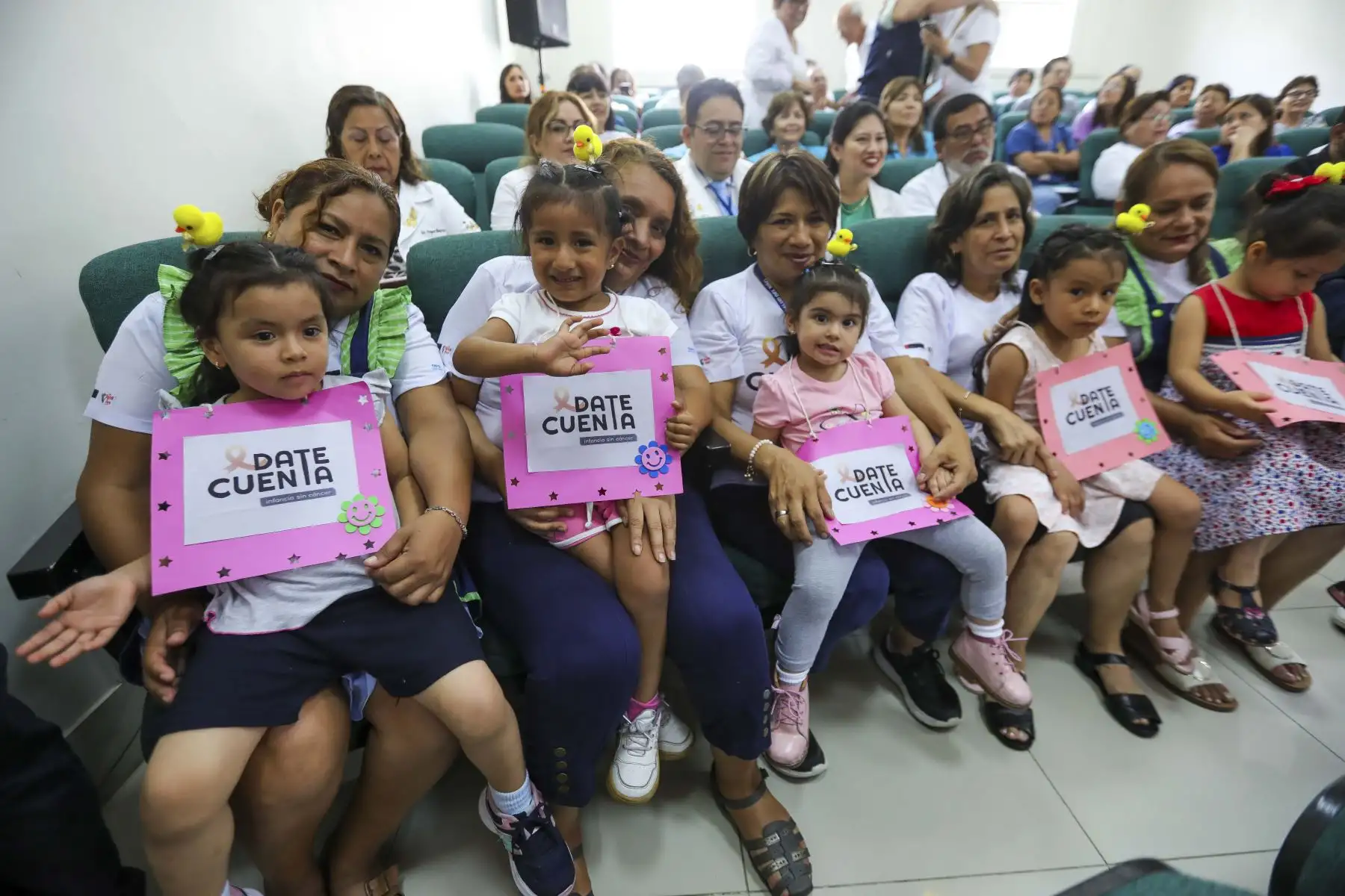 El INEN aseguró que en "64 años de incansable labor", el Departamento de Oncología Pediátrica del INEN trazó una hoja de ruta para el tratamiento del cáncer infantil en el país con el fortalecimiento de las áreas para su cuidado diferenciado, la investigación científica y la formación de nuevos profesionales. Información de EFE.
Foto: ANDINA/MINSA