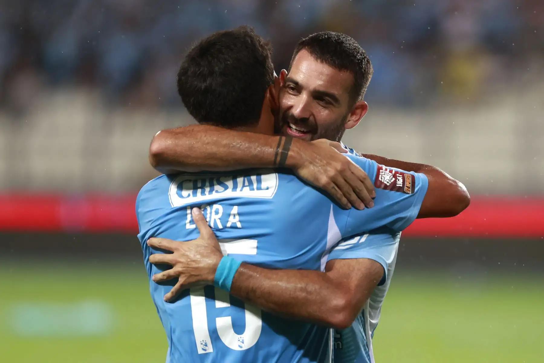 Con tres goles del atacante uruguayo Martín Cauteruccio y uno de Leandro Sosa, Sporting Cristal derrota por 4 a 1 a Los Chankas de Andahuaylas, en el segundo tiempo del partido que se juega esta noche en el estadio Nacional de Lima.
Foto: ANDINA/Vidal Tarqui