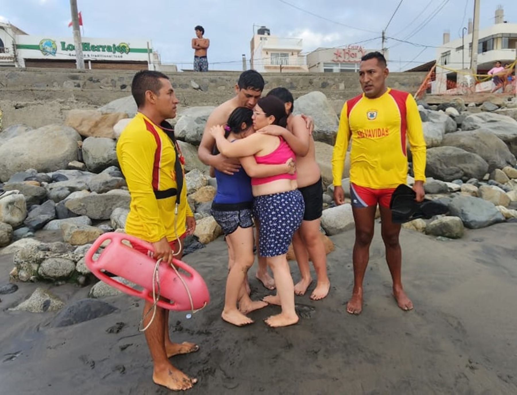 Policía halló el cuerpo sin vida de adolescente perdido en el mar de Huanchaco, en Trujillo. ANDINA/Difusión