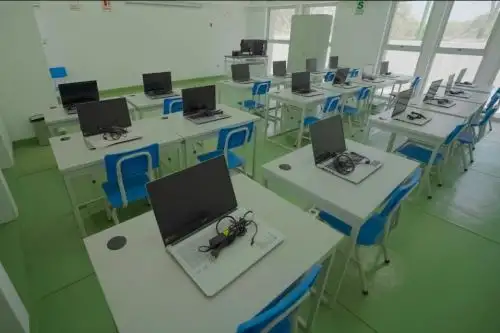 Minedu y Pronied entregarán 95 laptops a dos instituciones educativas de Cañete y Barranca