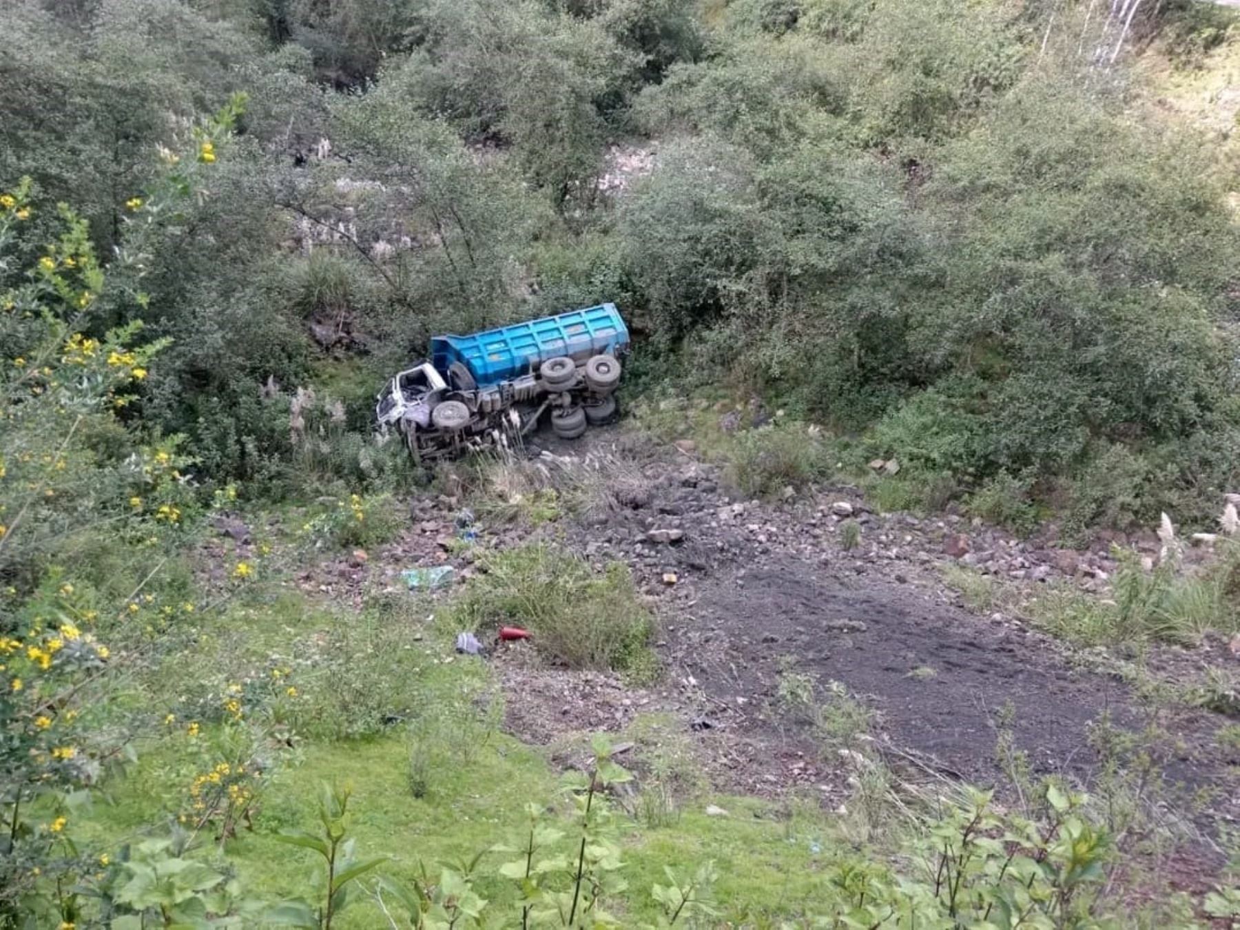 Volquete cayó a un abismo y conductor perdió la vida. El trágico accidente ocurrió en la provincia de Carlos Fermín Fitzcarrald, en la sierra de Áncash. ANDINA/Difusión