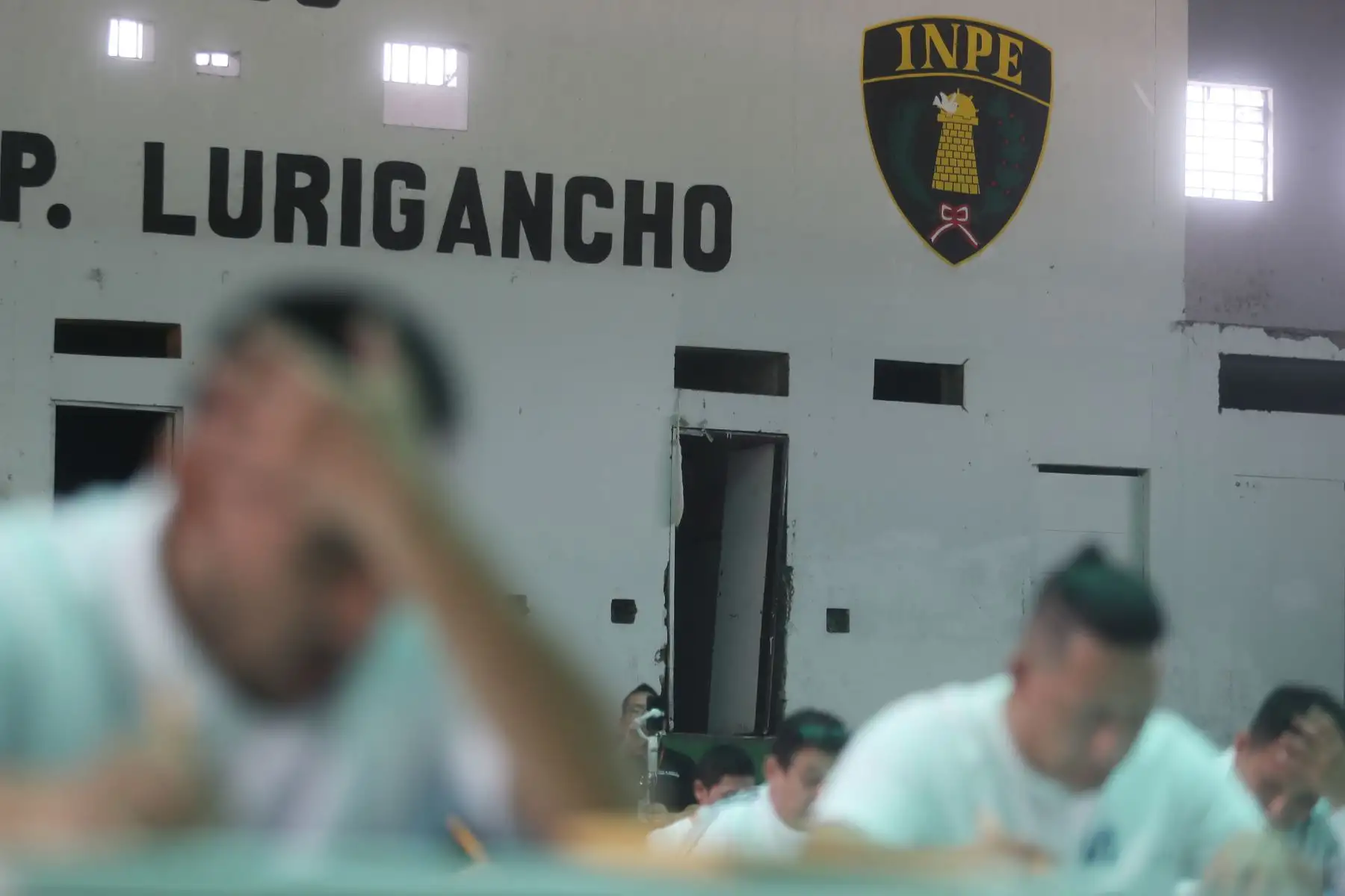 Cerca de 300 internos participaron del Simulacro de Examen de Admisión para las carreras de Administración de Empresas y Derecho, como una de las primeras acciones tras la firma del convenio interinstitucional entre el Instituto Nacional Penitenciario INPE y la Universidad Continental.  Foto: ANDINA/Ricardo Cuba