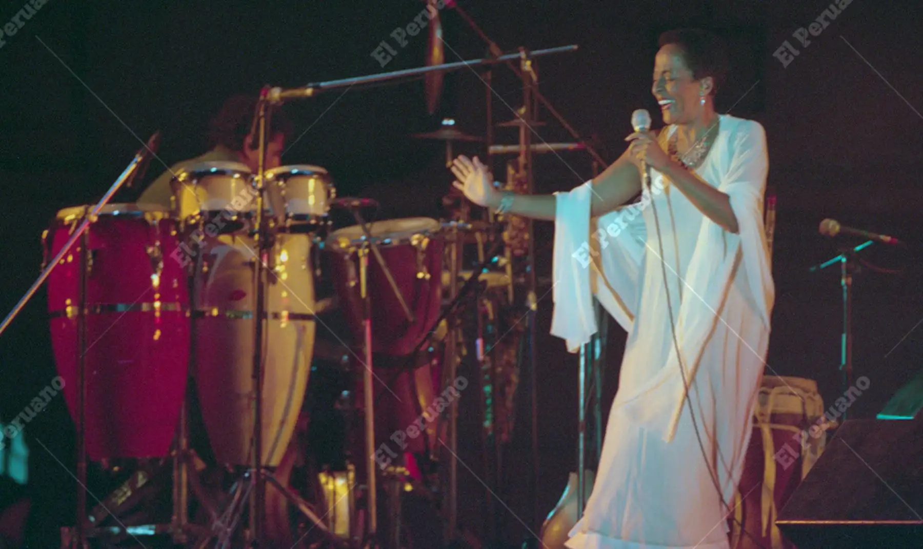 Lima - 21 diciembre 2002 / Concierto navideño de Susana Baca en Palacio de Gobierno, deleito a más de mil personas que ingresaron a la sede del ejecutivo. Foto: Archivo del Diario El Peruano