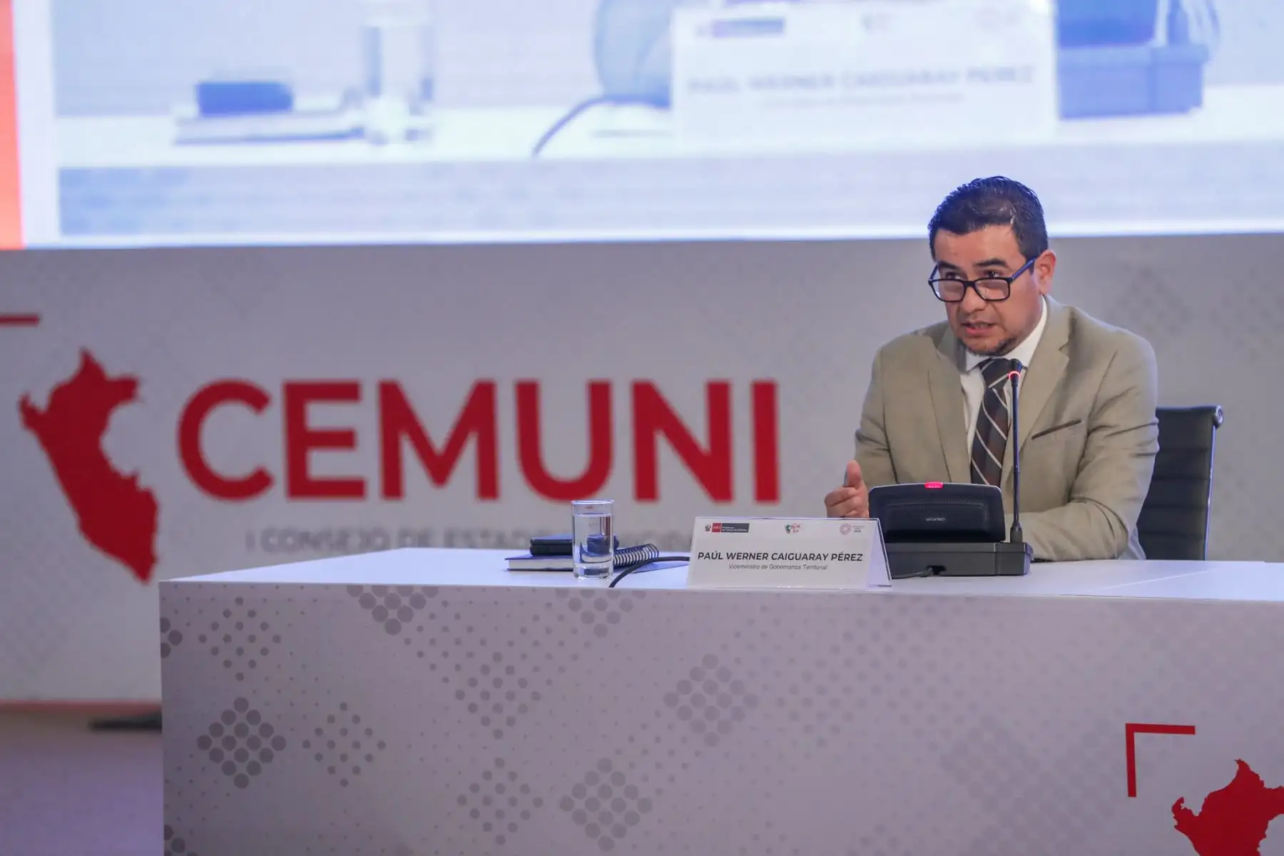 El ejecutivo y alcaldes provinciales alcanzan 214 acuerdos durante el I Consejo de Estado Municipal. A fin de afianzar la descentralización del Perú, el presidente del Consejo de Ministros, Alberto Otárola Peñaranda, enfatizó que el primer Consejo de Estado Municipal (Cemuni) marca un punto de quiebre en el trabajo articulado del Gobierno nacional con las autoridades locales.
Foto: ANDINA /PCM