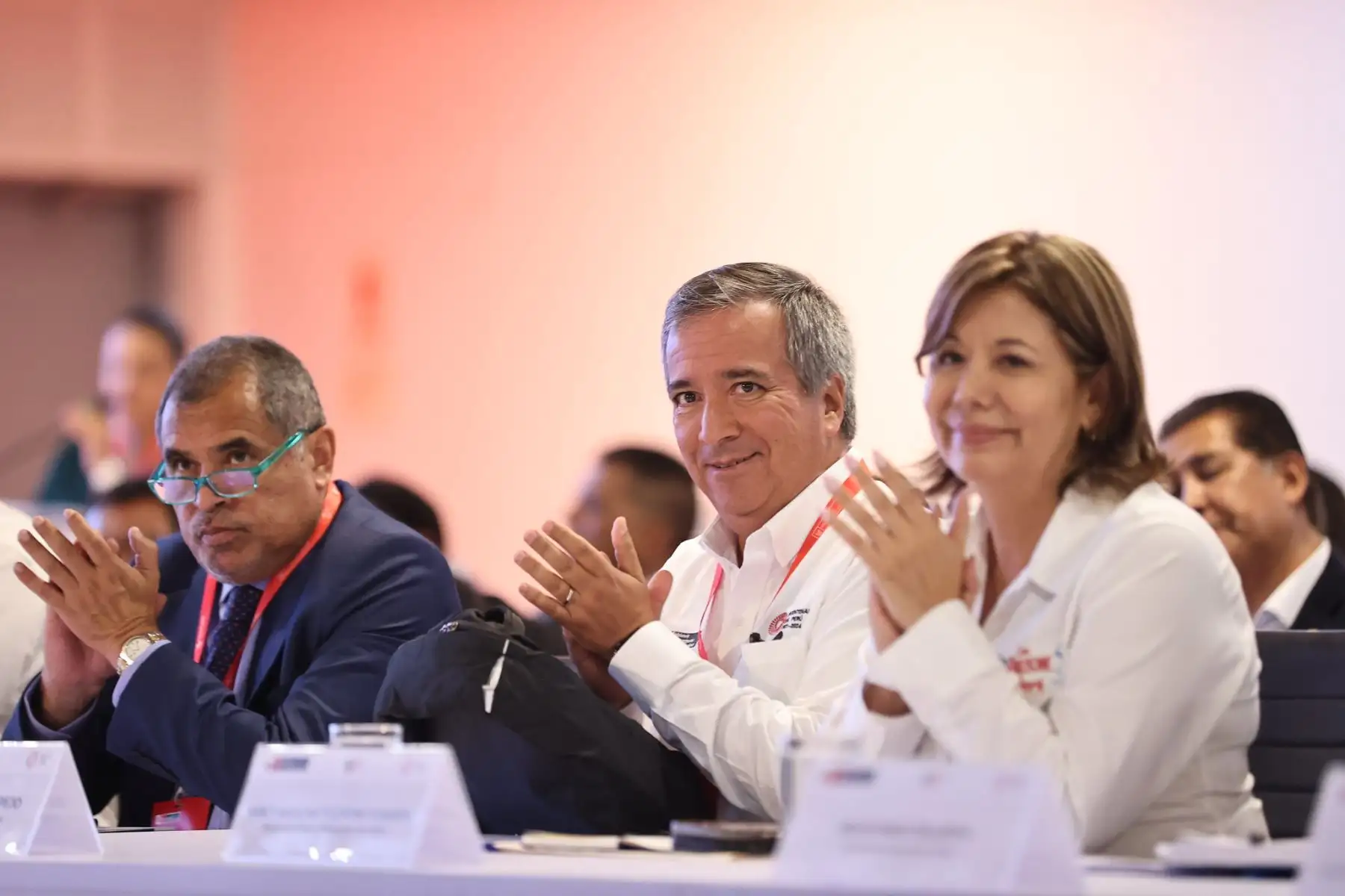 El ejecutivo y alcaldes provinciales alcanzan 214 acuerdos durante el I Consejo de Estado Municipal. A fin de afianzar la descentralización del Perú, el presidente del Consejo de Ministros, Alberto Otárola Peñaranda, enfatizó que el primer Consejo de Estado Municipal (Cemuni) marca un punto de quiebre en el trabajo articulado del Gobierno nacional con las autoridades locales.
Foto: ANDINA /PCM