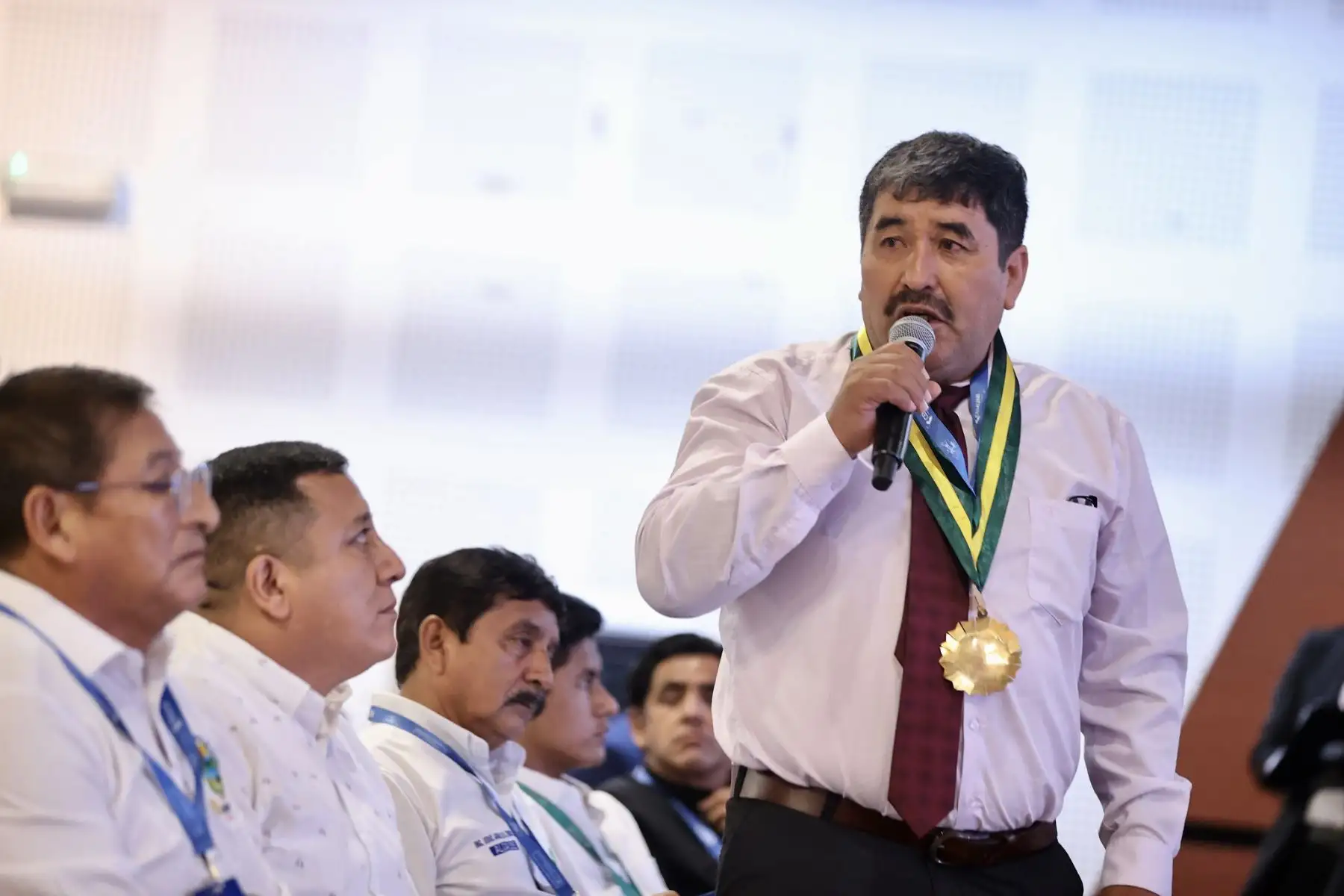 El ejecutivo y alcaldes provinciales alcanzan 214 acuerdos durante el I Consejo de Estado Municipal. A fin de afianzar la descentralización del Perú, el presidente del Consejo de Ministros, Alberto Otárola Peñaranda, enfatizó que el primer Consejo de Estado Municipal (Cemuni) marca un punto de quiebre en el trabajo articulado del Gobierno nacional con las autoridades locales.
Foto: ANDINA /PCM