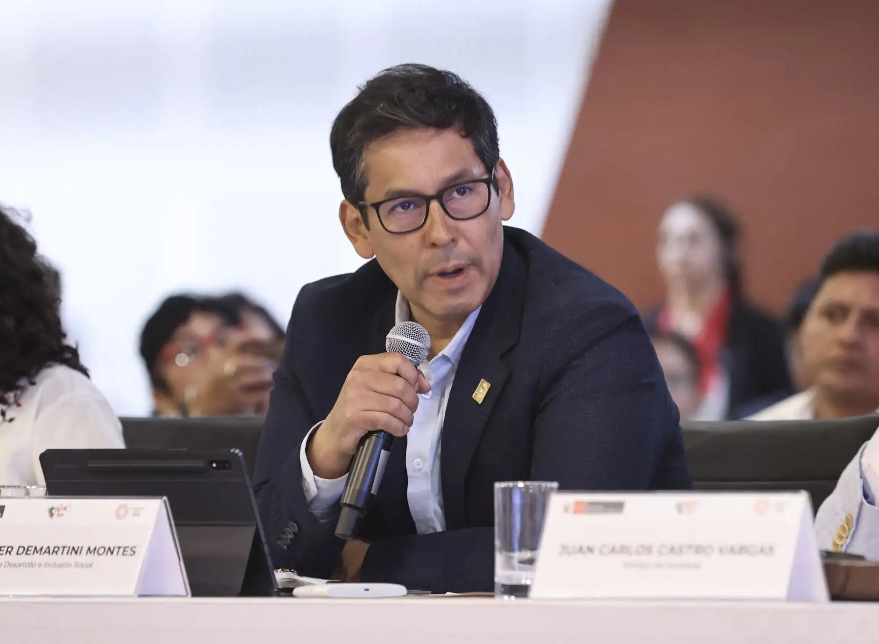 El ejecutivo y alcaldes provinciales alcanzan 214 acuerdos durante el I Consejo de Estado Municipal. A fin de afianzar la descentralización del Perú, el presidente del Consejo de Ministros, Alberto Otárola Peñaranda, enfatizó que el primer Consejo de Estado Municipal (Cemuni) marca un punto de quiebre en el trabajo articulado del Gobierno nacional con las autoridades locales.
Foto: ANDINA /PCM