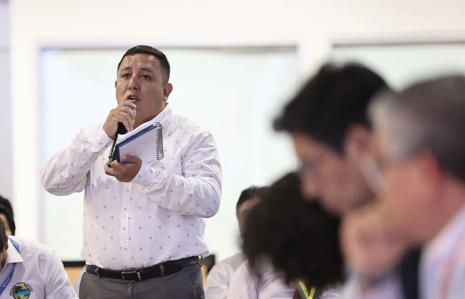 El ejecutivo y alcaldes provinciales alcanzan 214 acuerdos durante el I Consejo de Estado Municipal. A fin de afianzar la descentralización del Perú, el presidente del Consejo de Ministros, Alberto Otárola Peñaranda, enfatizó que el primer Consejo de Estado Municipal (Cemuni) marca un punto de quiebre en el trabajo articulado del Gobierno nacional con las autoridades locales.
Foto: ANDINA /PCM