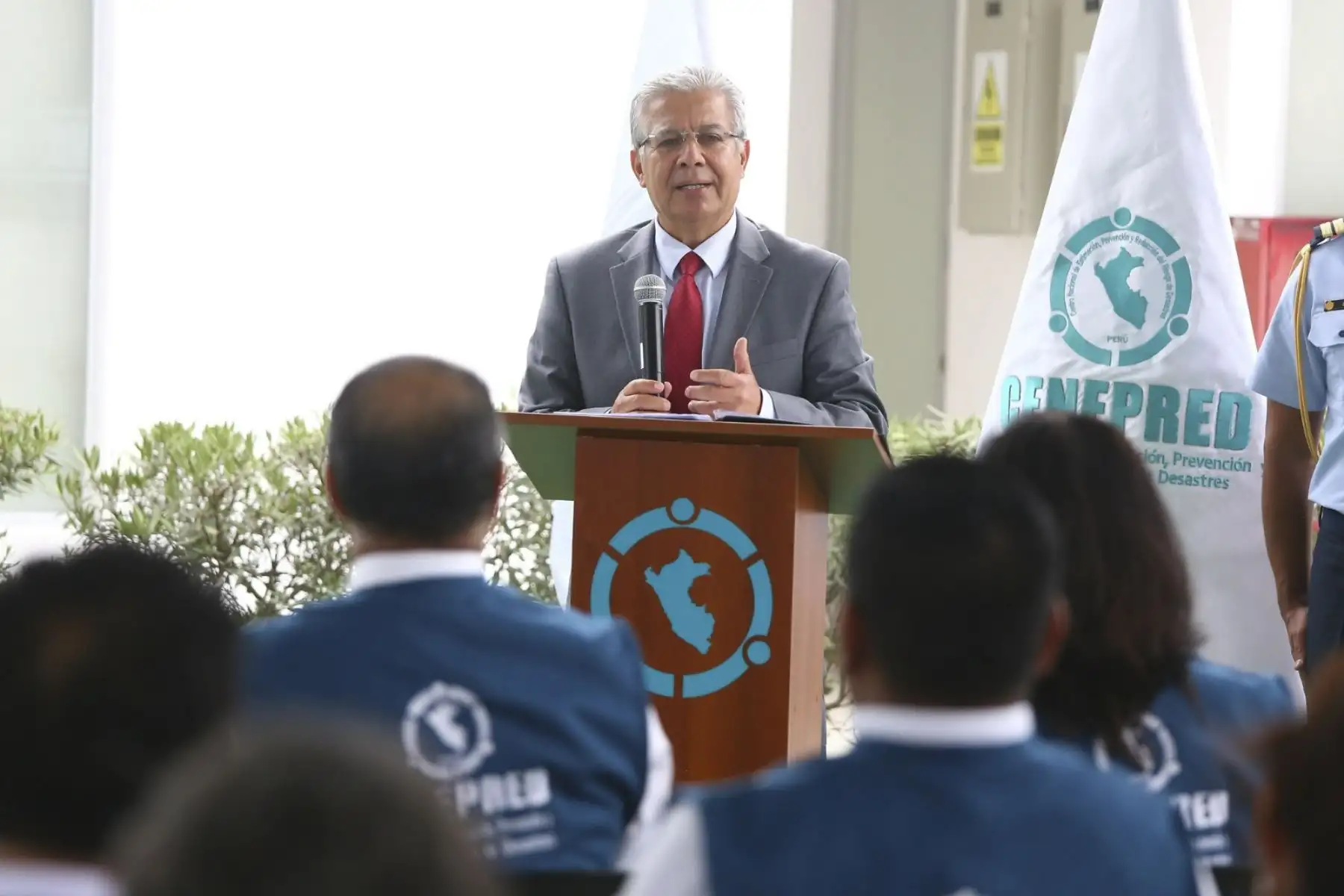 El ministro de Defensa, Walter Enrique Astudillo Chávez, inauguró el moderno Centro de Datos del Centro Nacional de Estimación, Prevención y Reducción del Riesgo de Desastres (Cenepred), que contribuirá a mejorar el procesamiento de la información, lo que redundará en un trabajo más eficiente en la elaboración de escenarios de riesgos.
Foto: ANDINA/MINDEF