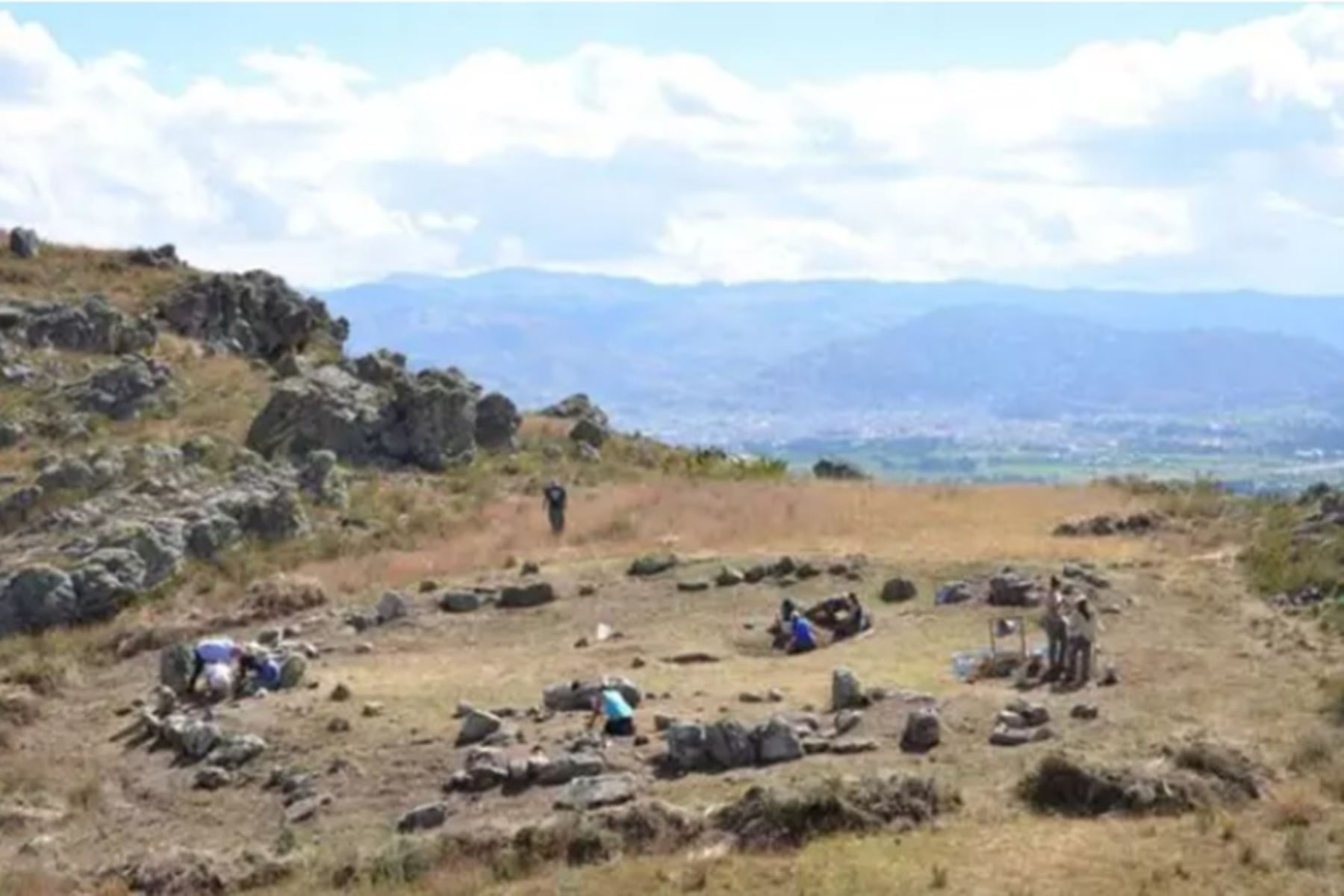 Una de las primeras plazas circulares de los Andes sudamericanos, que muestra una arquitectura megalítica monumental, ha sido descubierta en la región Cajamarca, en la sierra norte del Perú. FOTO: Jason Toohey