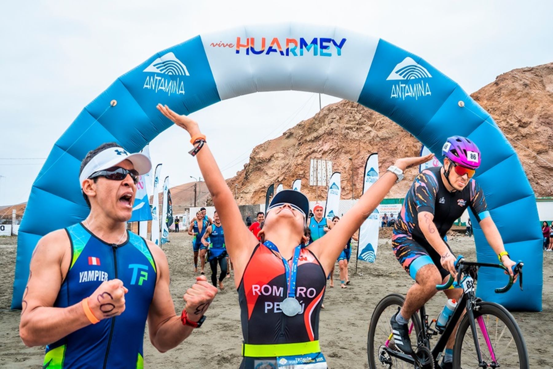 Huarmey, conocida como la “Ciudad de la Cordialidad”, se prepara para inaugurar el calendario deportivo 2024 con el emocionante Summer Fest Huarmey, a realizarse el 9 y 10 de marzo en la playa Tuquillo, con competencias de triatlón, rally de ciclismo de montaña y vóley playa.