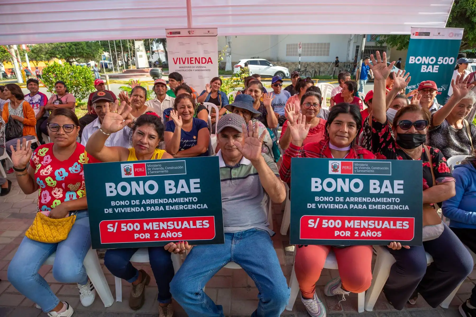La ministra de Vivienda, Construcción y Saneamiento, Hania Pérez de Cuéllar, confirmó que su sector culminará en marzo próximo la entrega del BAE a los 13,200 damnificados en 14 regiones del país del ciclón Yaku y el fenómeno El Niño Costero.
Foto: ANDINA/Difusión