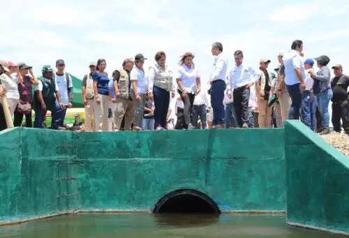La ministra de Desarrollo Agrario y Riego, Jennifer Contreras, llegó hasta el distrito de Pueblo Nuevo, en la provincia de Chepén, para inaugurar el primer Sistema de Drenaje Agrícola, que beneficiará a más de 1,200 productores de la región La Libertad.
