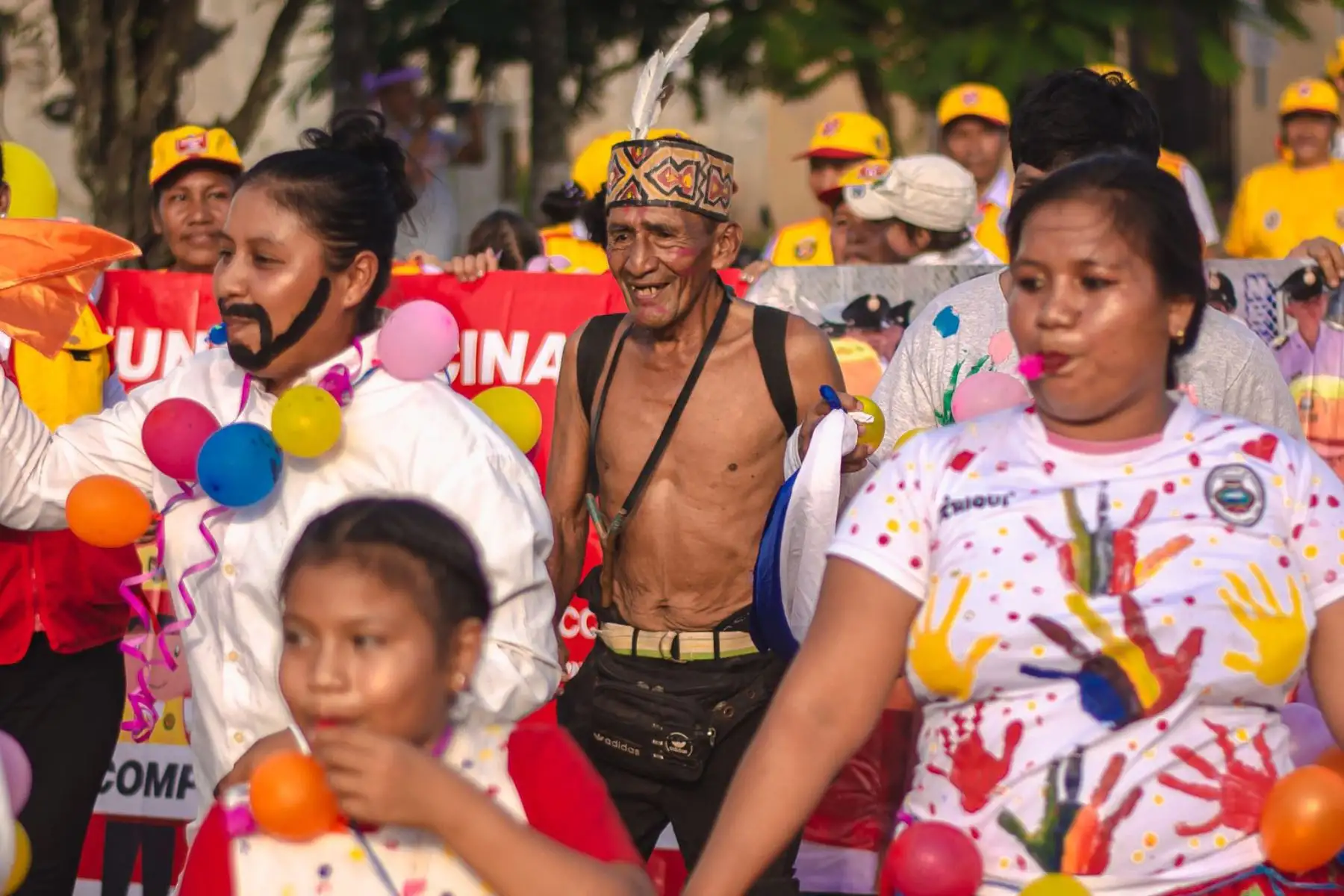 De esta manera se da inicio a una serie de actividades programadas para celebrar el carnaval yarinense. Esta colorida festividad que enriquece la cultura fortalece los lazos que promueve el turismo en la región de Ucayali.
Foto: ANDINA/Difusión