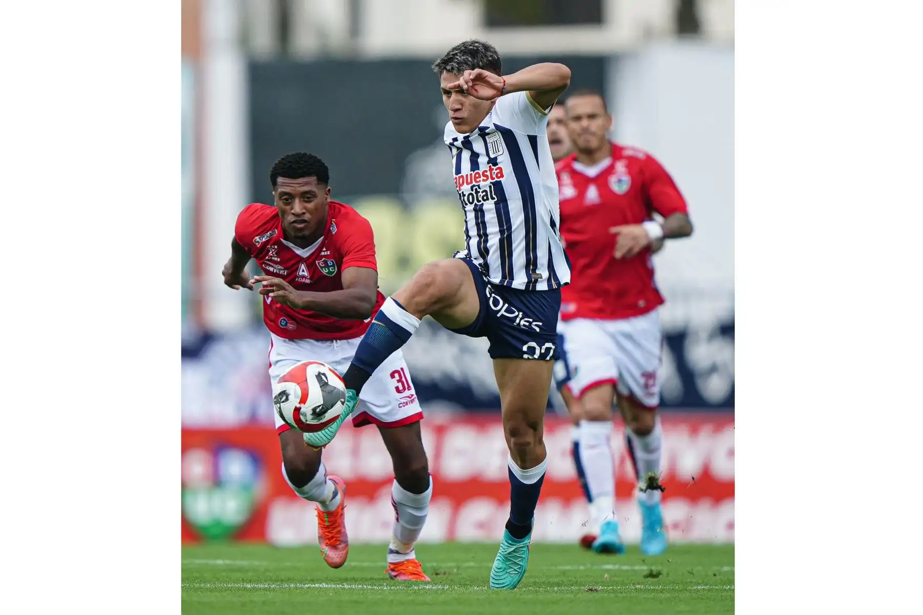 Con este resultado sumaron 9 puntos y no le pierden distancia a Universitario y Cristal. Los goles fueron convertidos por Cecilio Waterman, Hernán Barcos y autogol de Carlos Ramírez. Foto: Liga 1