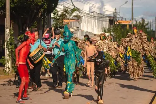 Miss Carnaval de Yarinacocha es Andrea Julieth Alamo Pinchi, quien se alzó con la corona cautivando a todos con su elegancia y carisma.