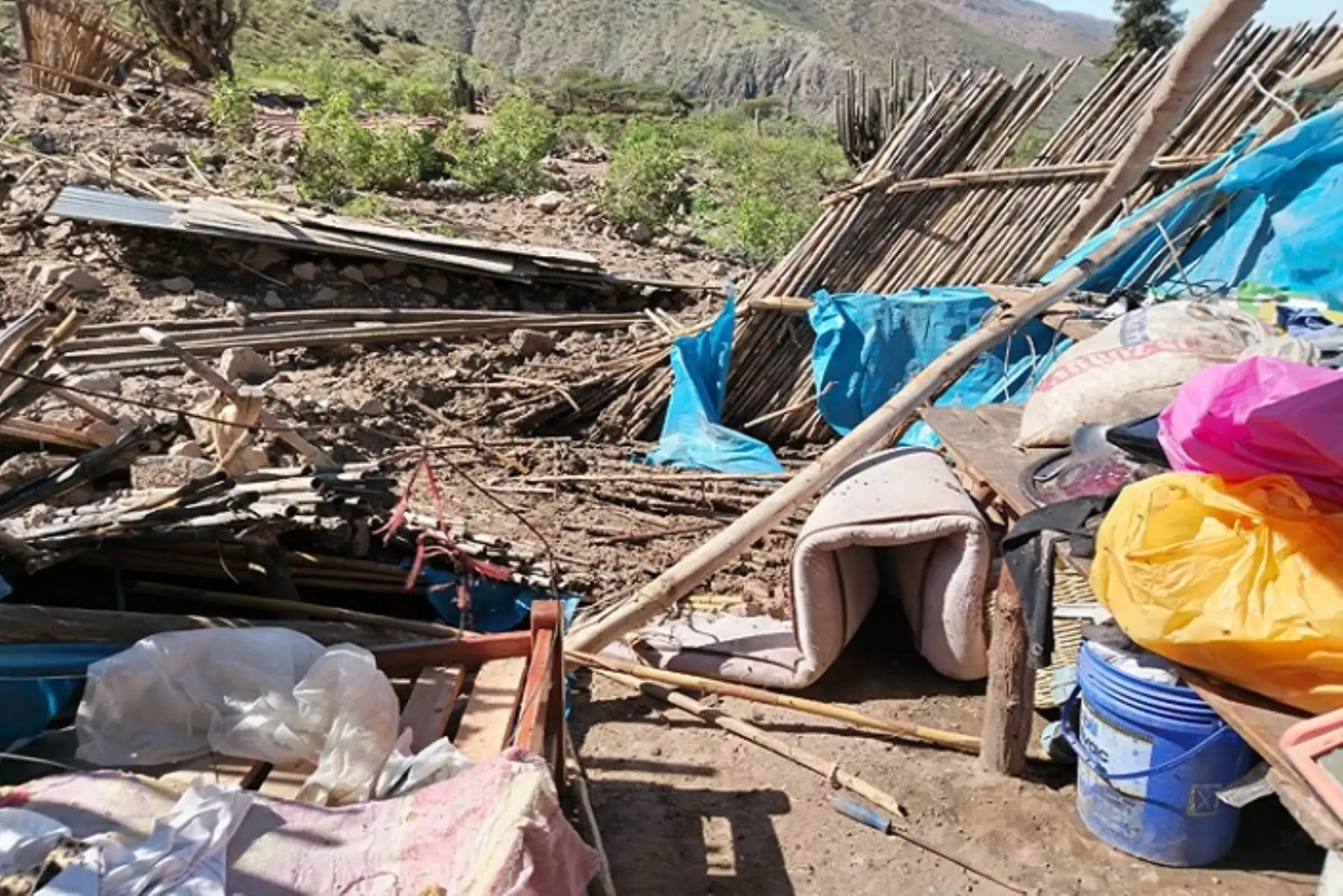 Las familias damnificadas solicitan ayuda a las autoridades para que sean reubicadas, porque la zona no es segura.