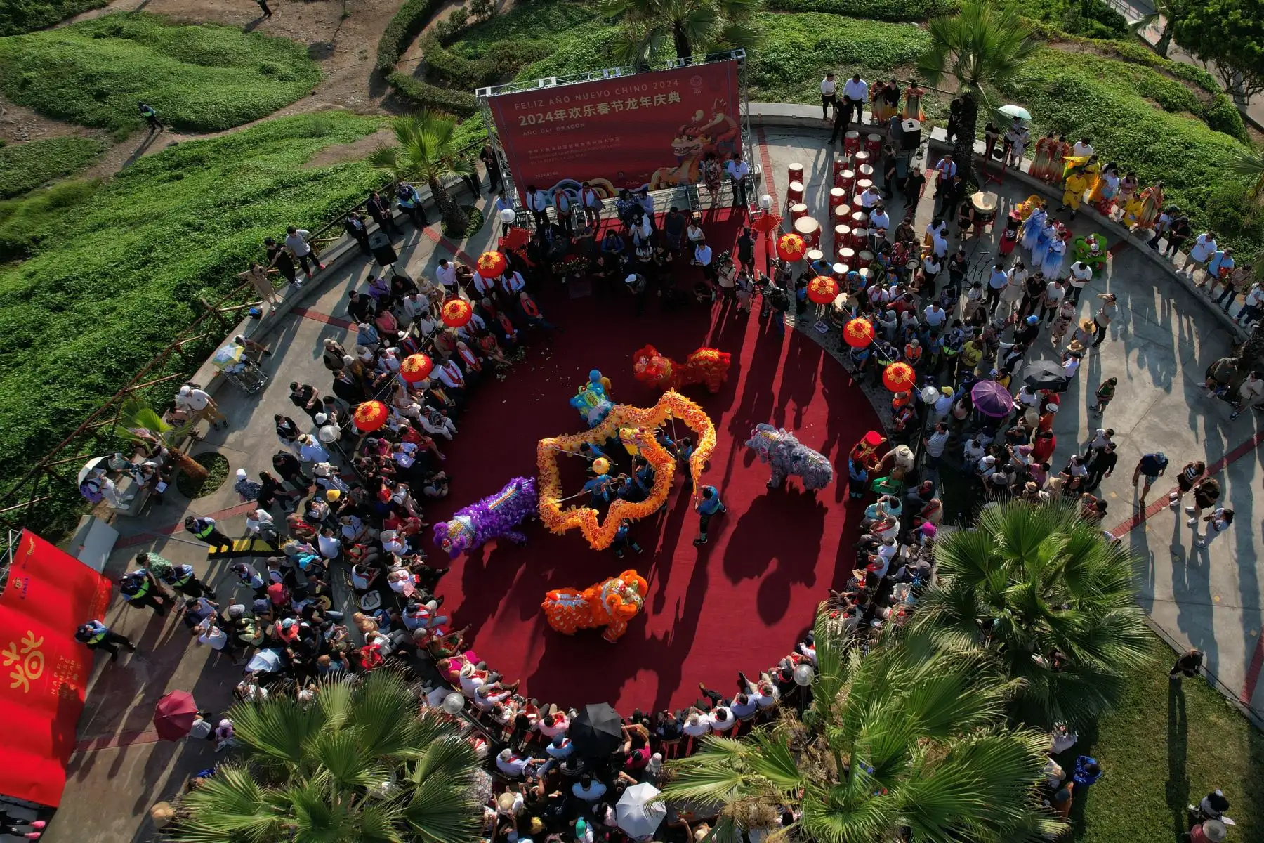 En el Parque Chino de Miraflores se realizó una ceremonia al aire libre para celebrarse el Año Nuevo Chino, con la participación de autoridades públicas, miembros del cuerpo diplomático extranjero en el Perú y público en general. Foto: ANDINA/Daniel Bracamonte