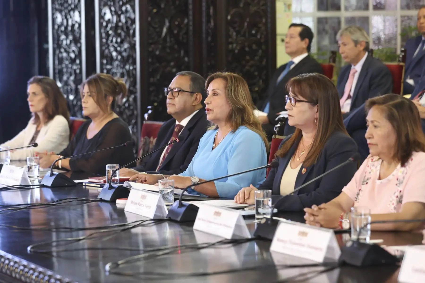 La presidenta de la República, Dina Boluarte Zegarra, acompañada de los ministros de Estado, presenta un nuevo informe de avance de gestión, en el marco del compromiso de rendición de cuentas y transparencia de su gobierno. Foto: ANDINA/ Prensa Presidencia