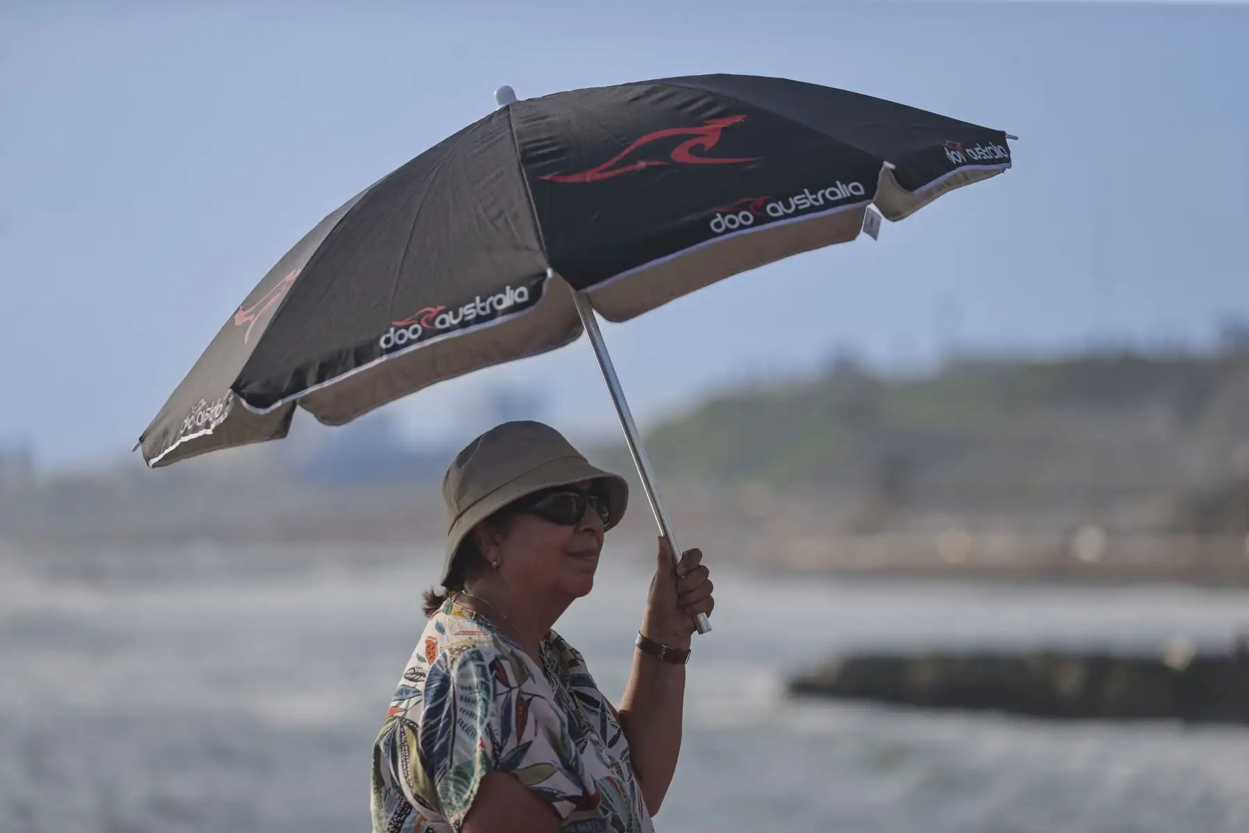 El Indeci recomienda usar sombreros de ala ancha y gafas con filtro ultravioleta.ANDINA/Andrés Valle