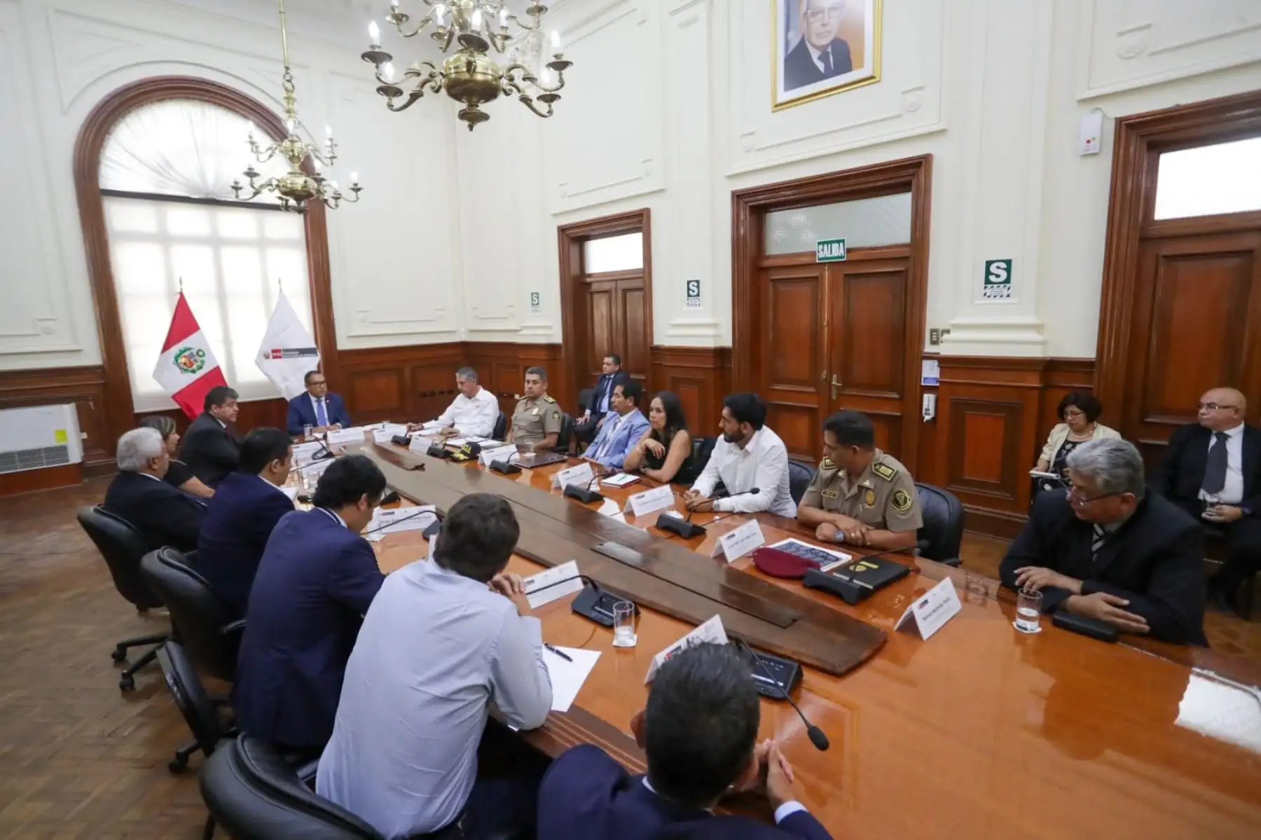 Reunión en la PCM sobre violencia entre 