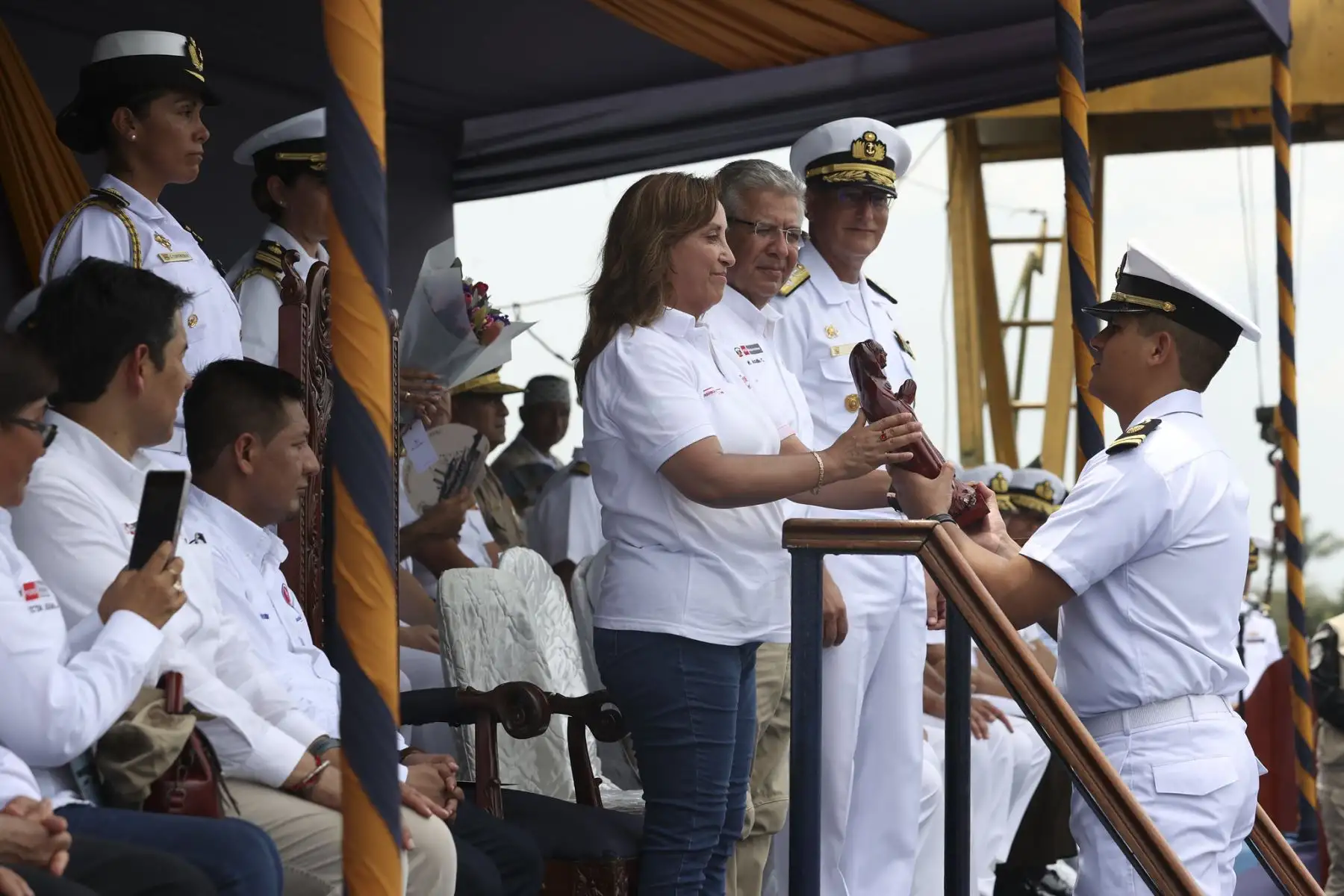 Presidenta Dina Boluarte participa en el bautizo de las Plataformas Itinerantes de Acción Social - PIAS Río Ucayali I y Río Ucayali II.
Foto: ANDINA/Prensa Presidencia